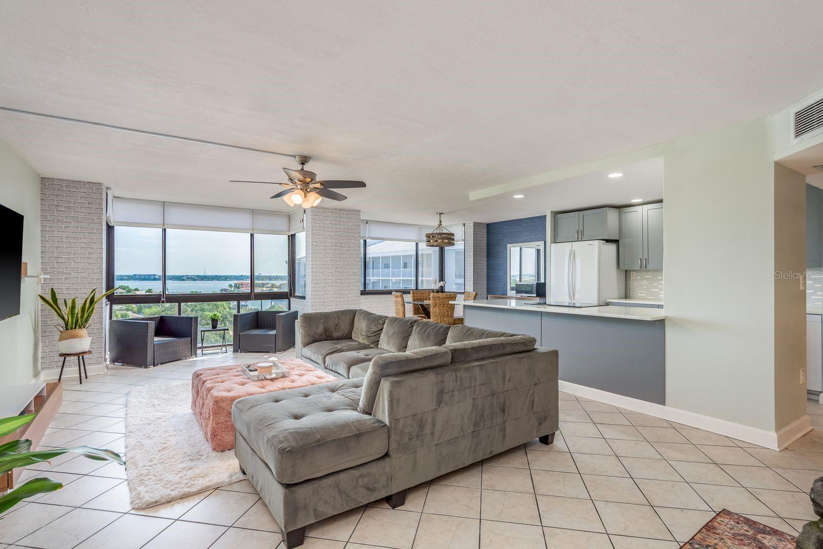 Image 7 of 50 For 644 Island Way 705