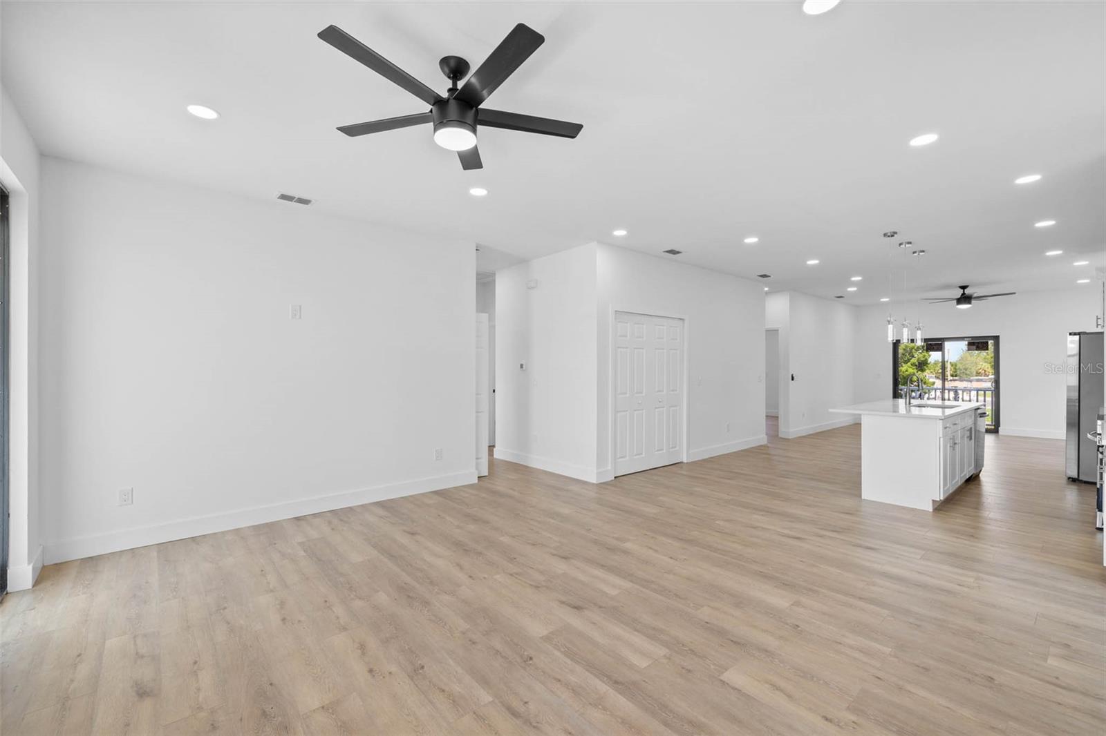 Image 12 of 42 For 3368 Fernleaf Drive