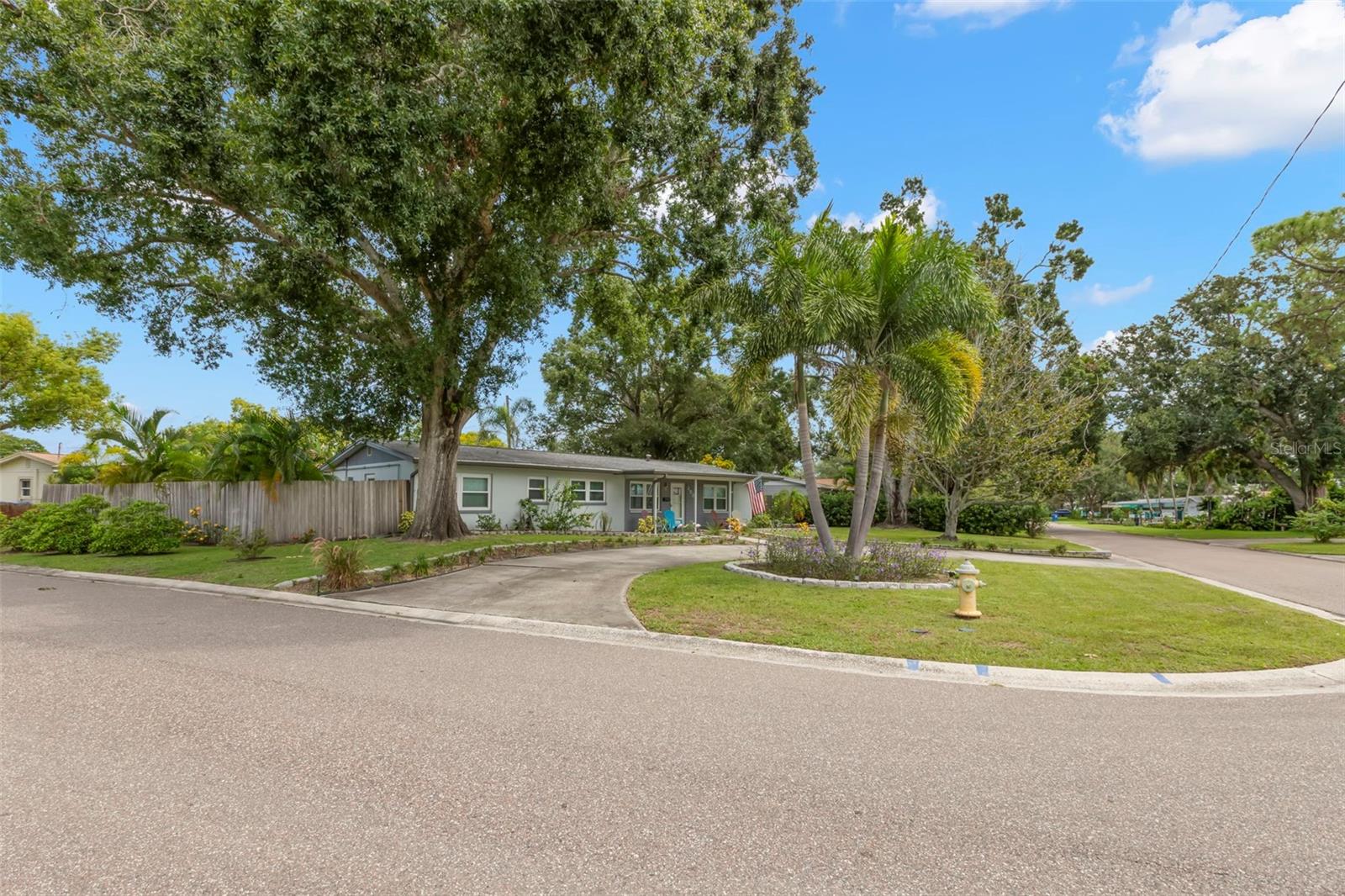 Image 3 of 40 For 1585 78th Avenue N