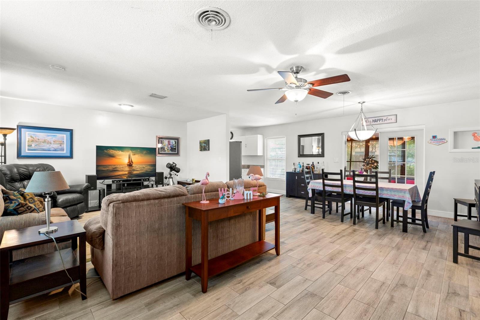 Image 6 of 40 For 1585 78th Avenue N