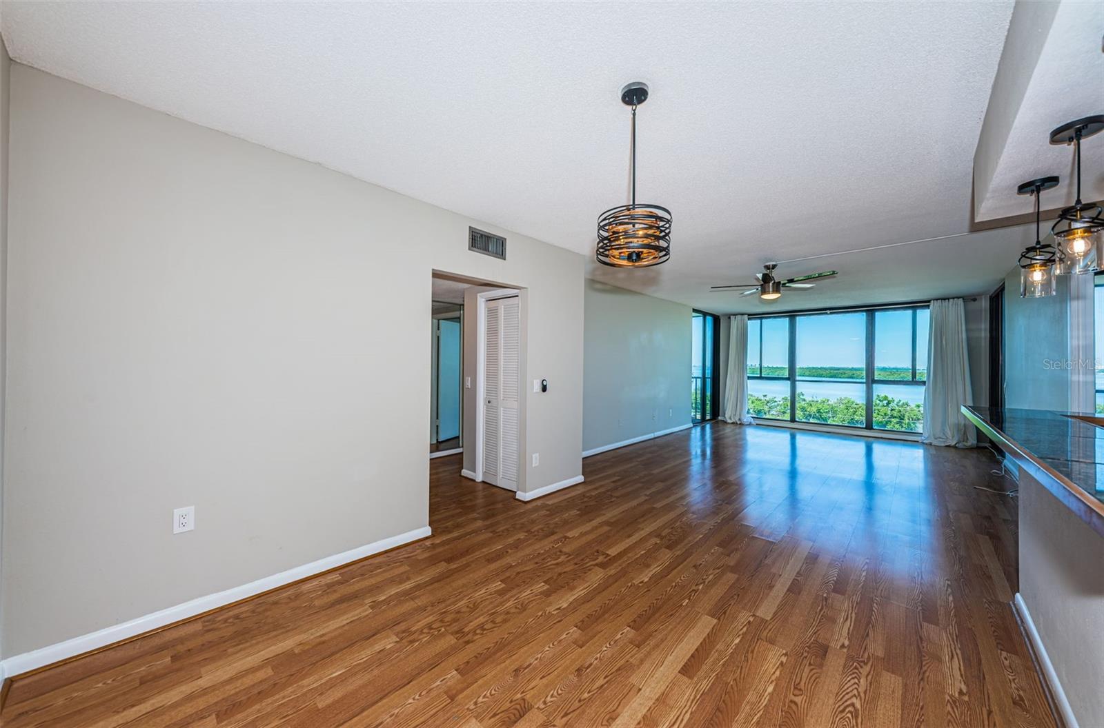 Image 12 of 63 For 7100 Sunshine Skyway Lane S 608