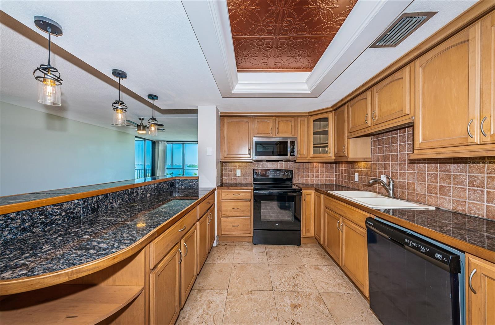 Image 16 of 63 For 7100 Sunshine Skyway Lane S 608