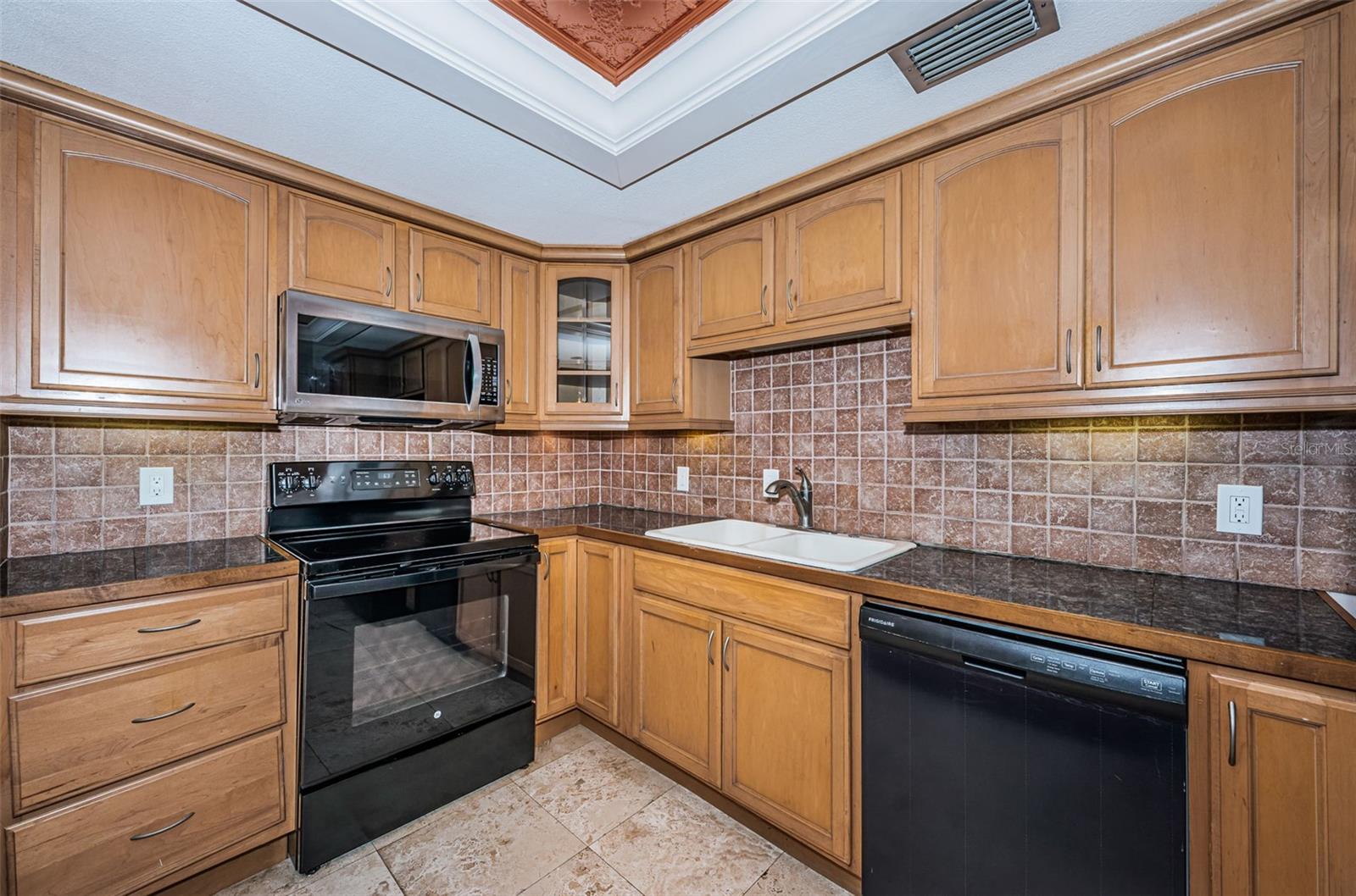 Image 20 of 63 For 7100 Sunshine Skyway Lane S 608