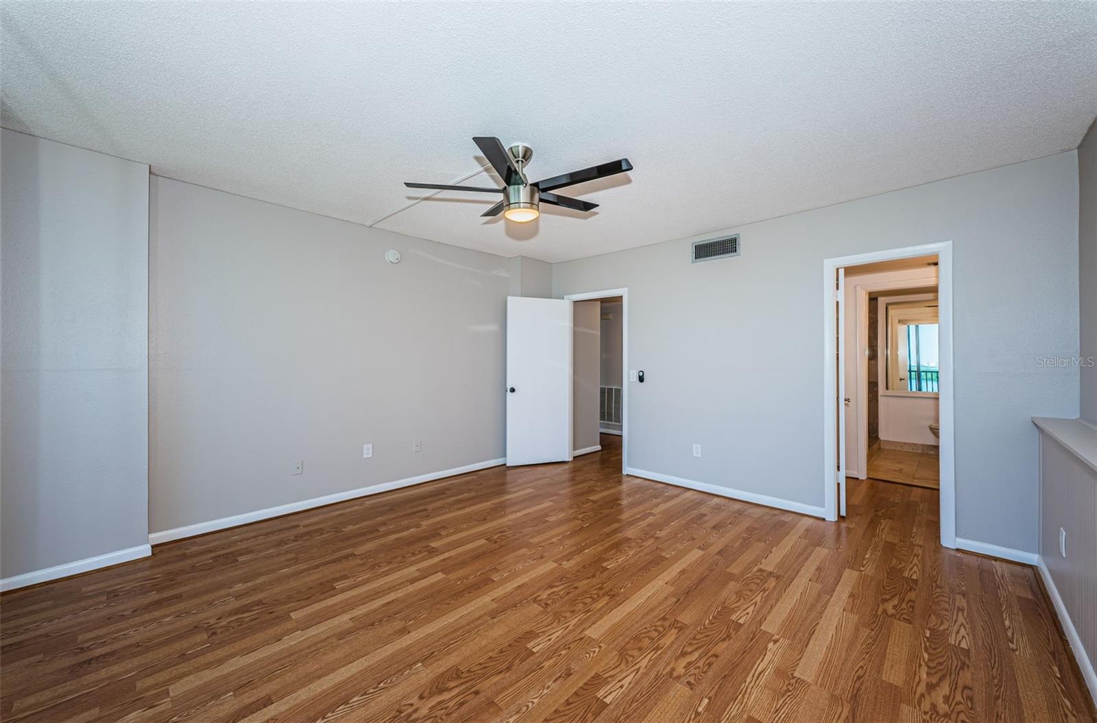 Image 23 of 63 For 7100 Sunshine Skyway Lane S 608
