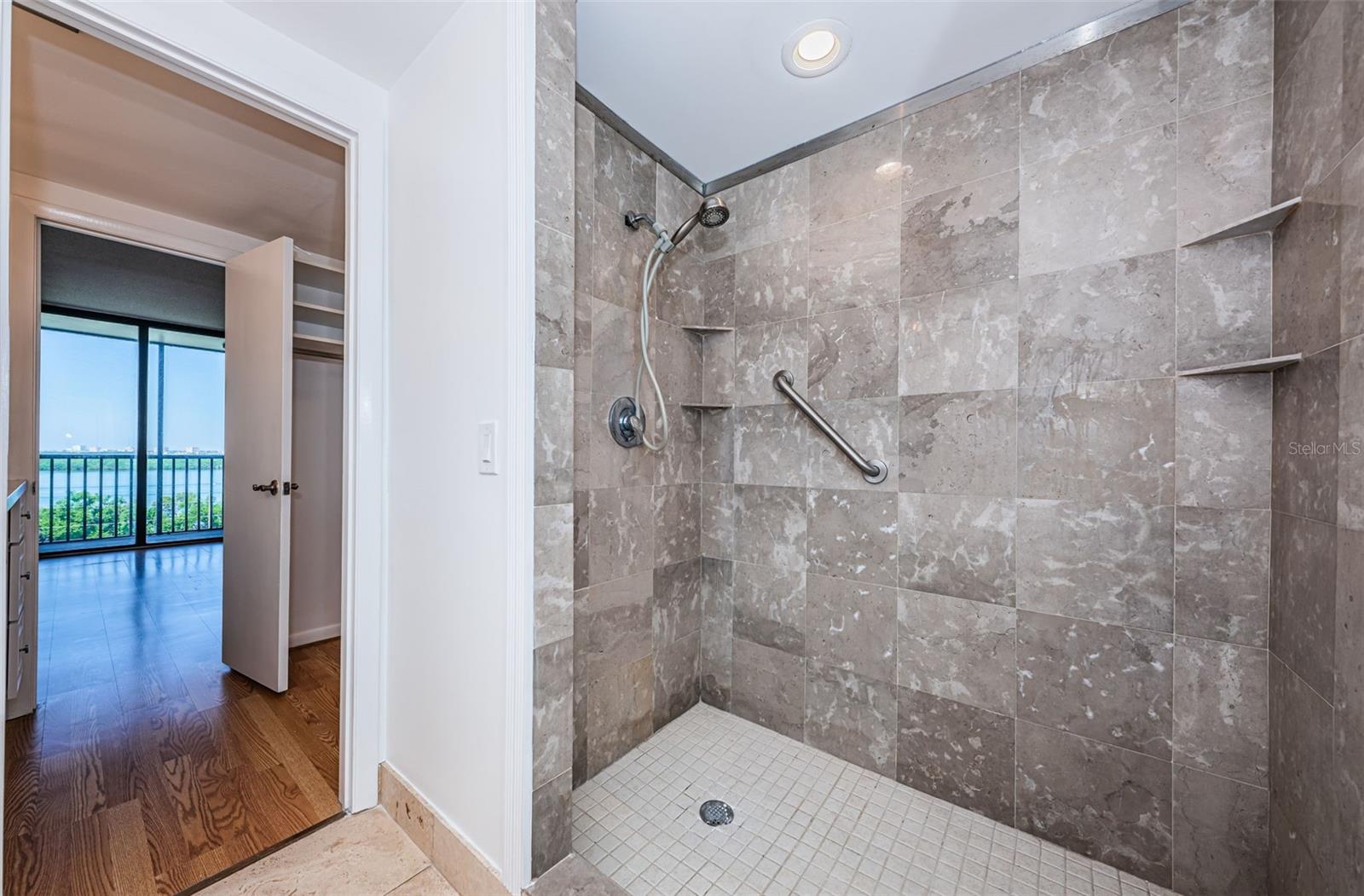Image 25 of 63 For 7100 Sunshine Skyway Lane S 608