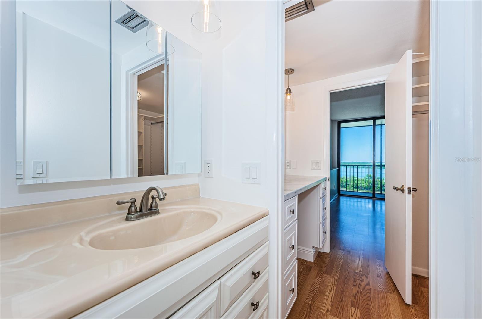 Image 27 of 63 For 7100 Sunshine Skyway Lane S 608