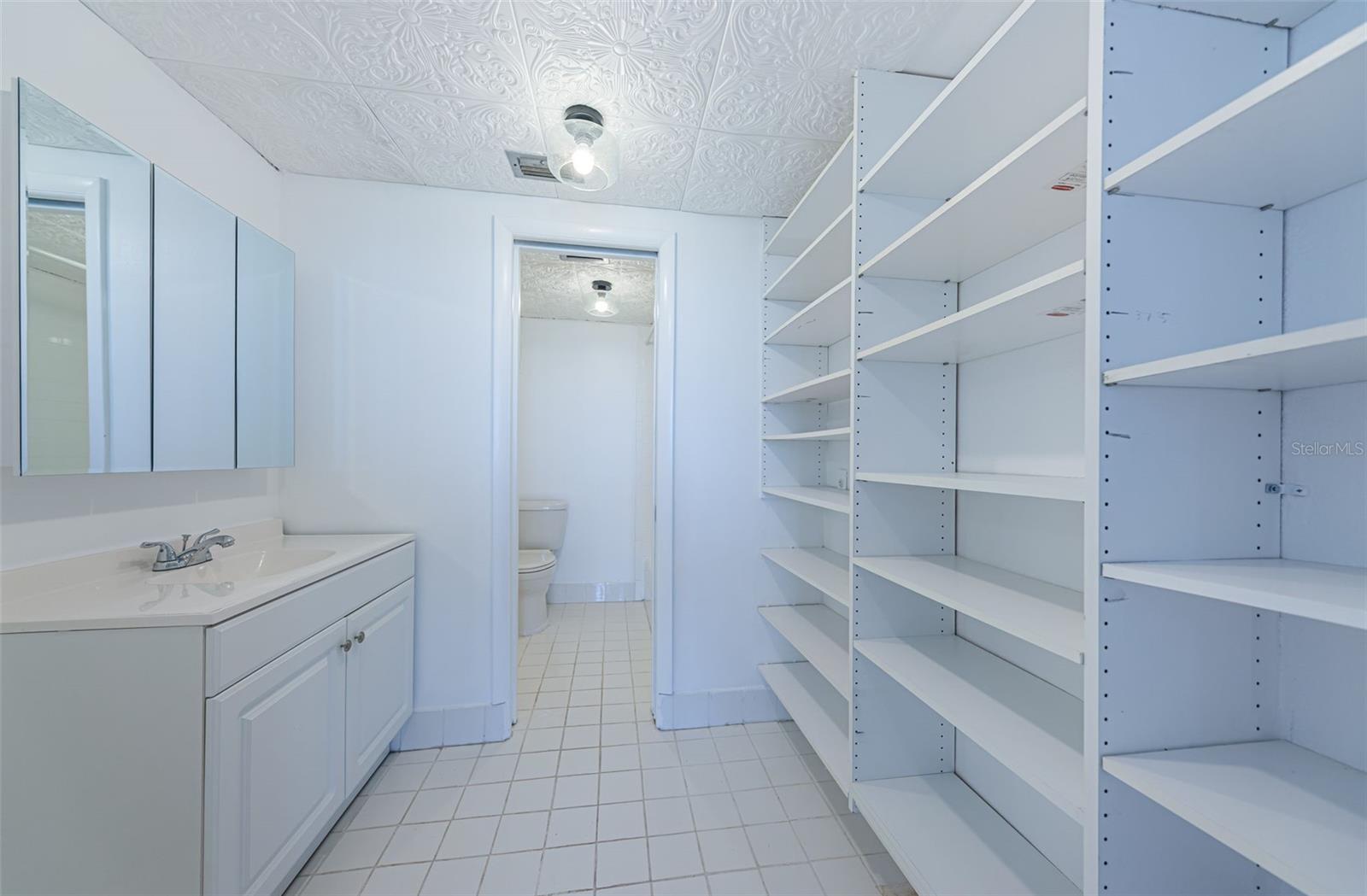 Image 38 of 63 For 7100 Sunshine Skyway Lane S 608