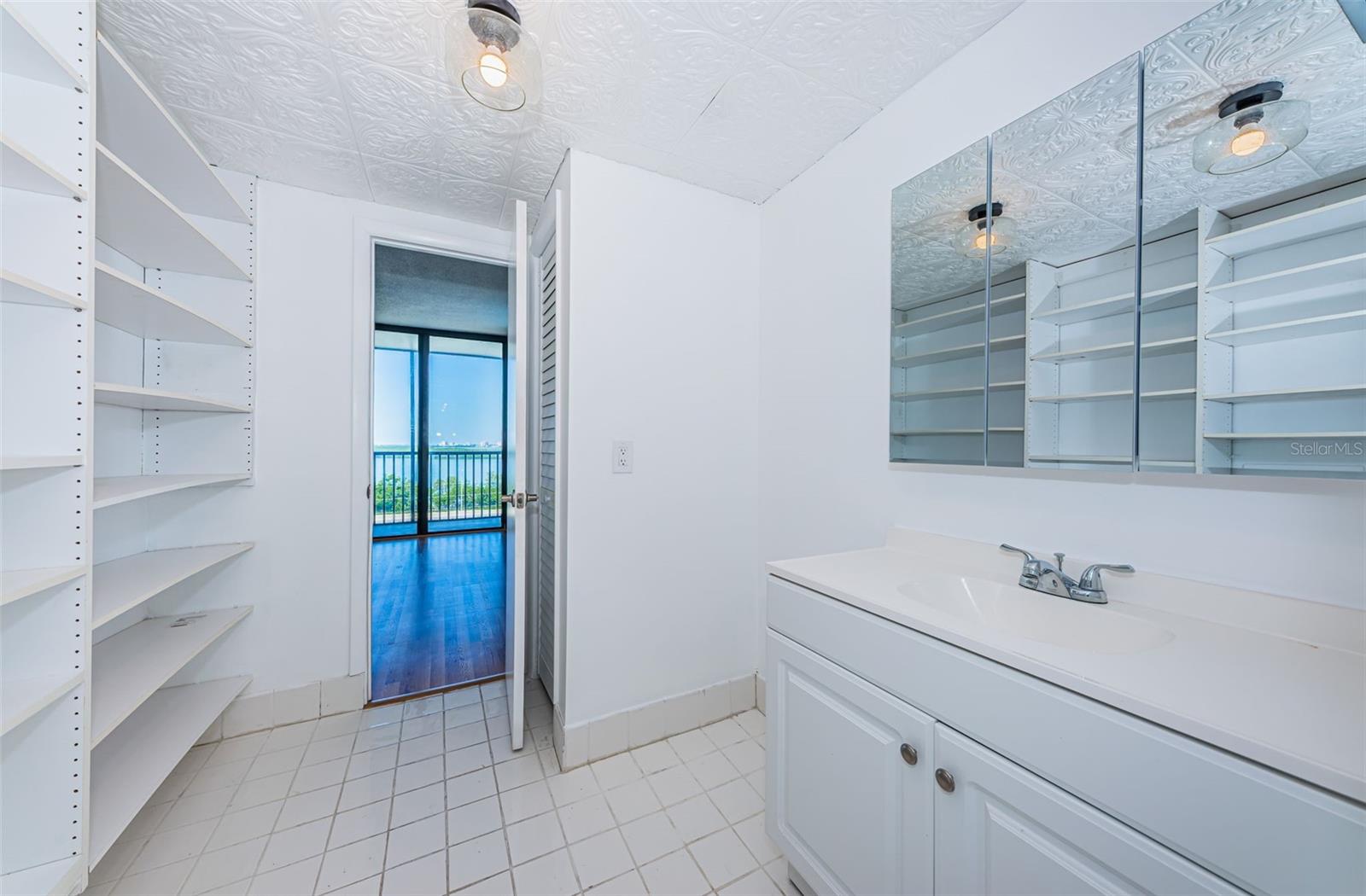 Image 39 of 63 For 7100 Sunshine Skyway Lane S 608
