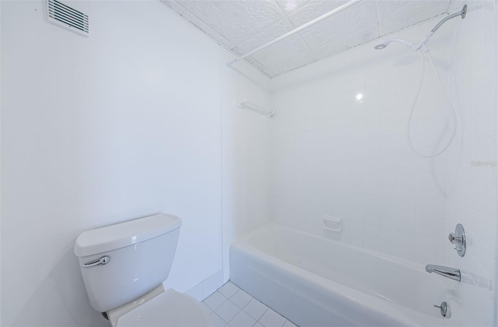 Image 40 of 63 For 7100 Sunshine Skyway Lane S 608