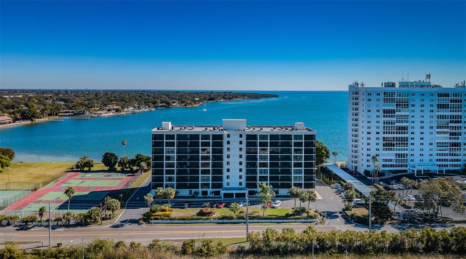 Image 46 of 63 For 7100 Sunshine Skyway Lane S 608