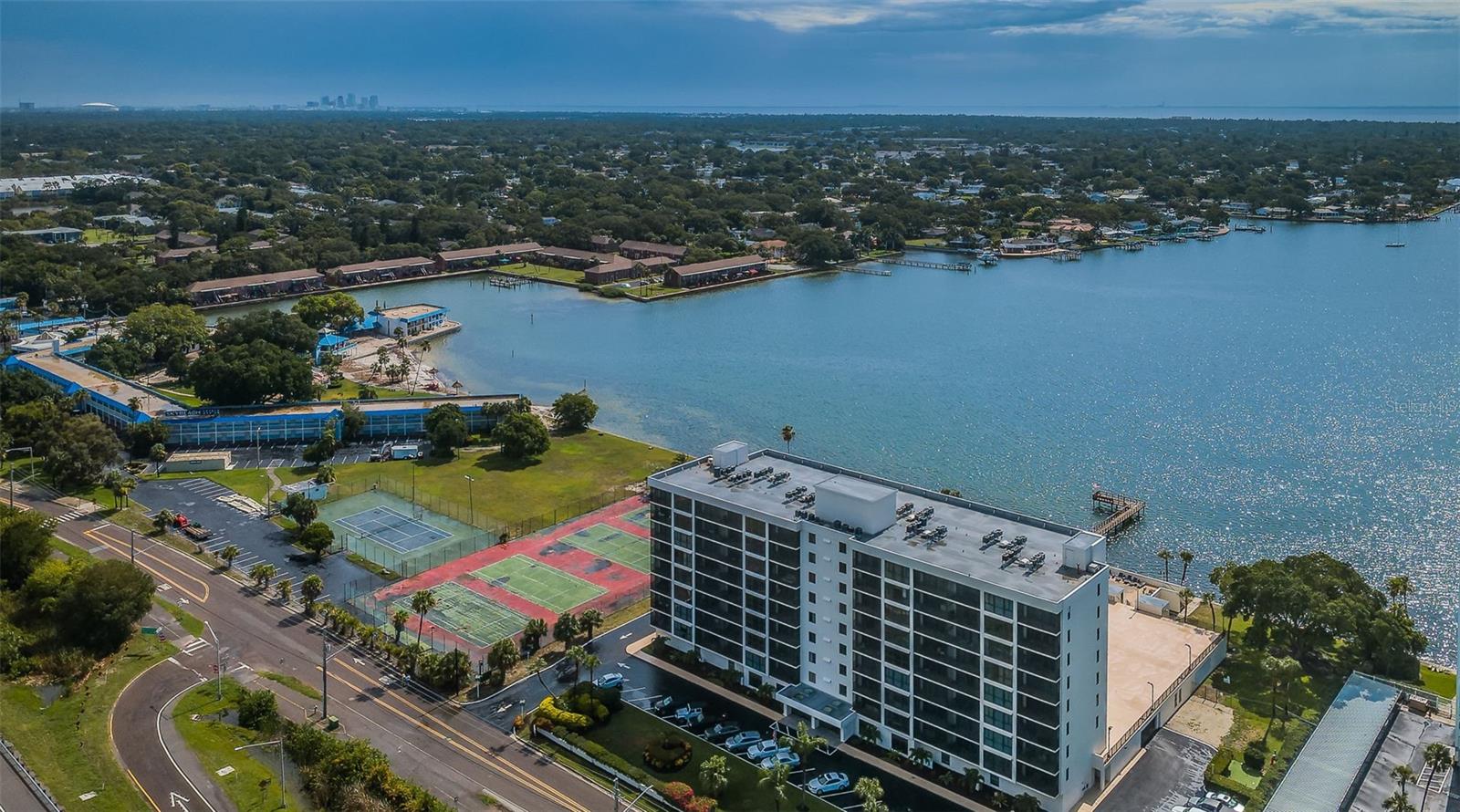Image 47 of 63 For 7100 Sunshine Skyway Lane S 608