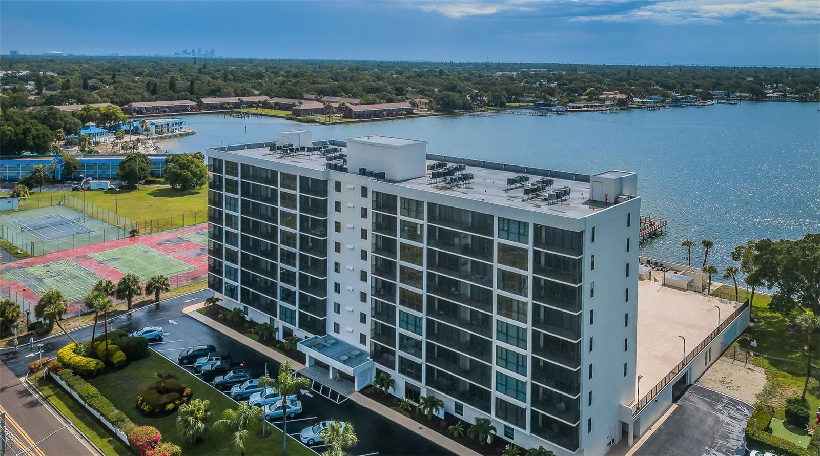 Image 48 of 63 For 7100 Sunshine Skyway Lane S 608