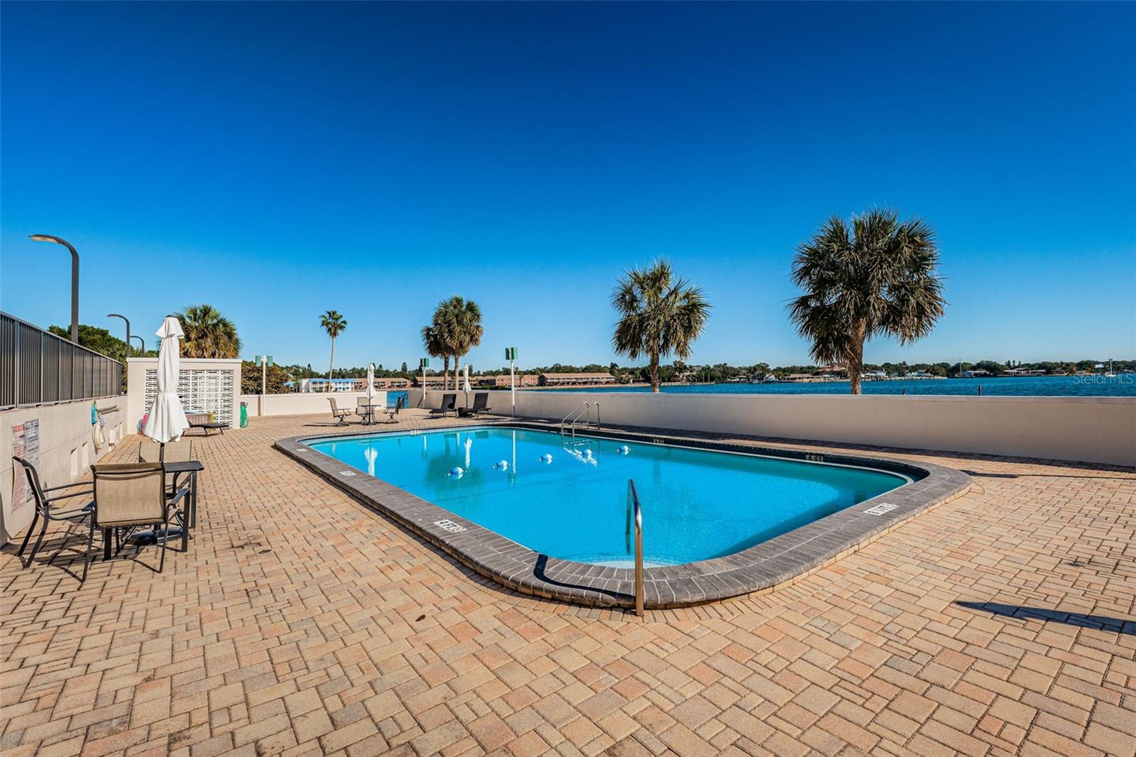 Image 54 of 63 For 7100 Sunshine Skyway Lane S 608