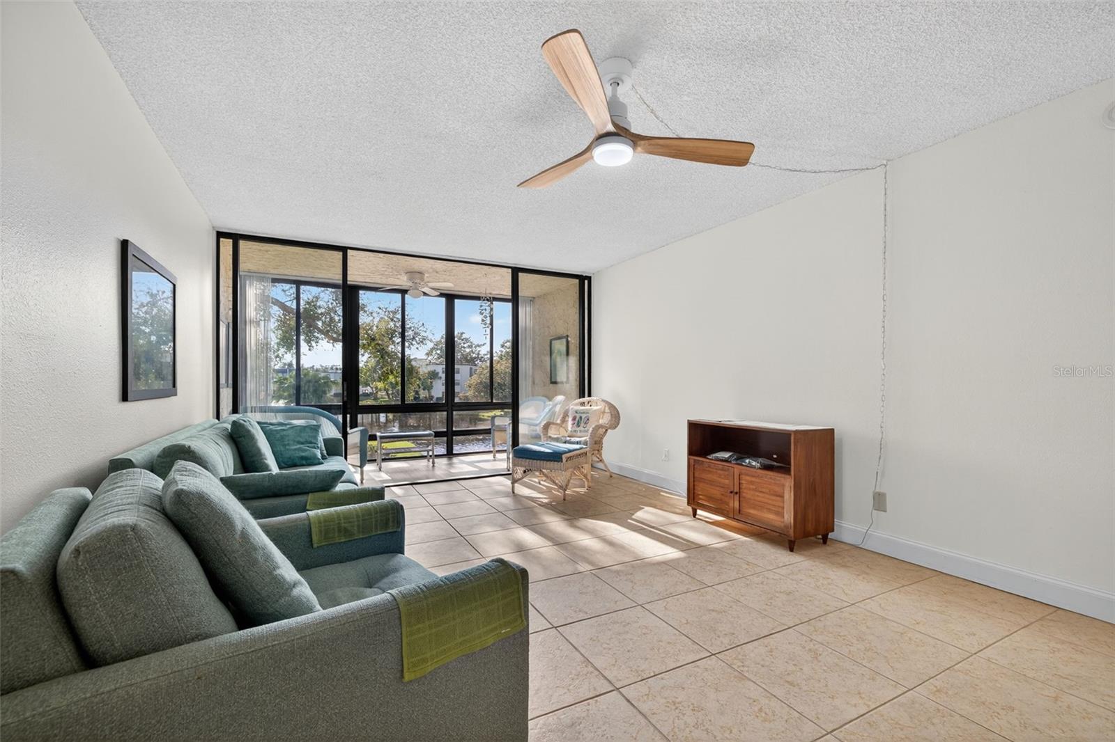 Image 10 of 35 For 14130 Rosemary Lane 1207