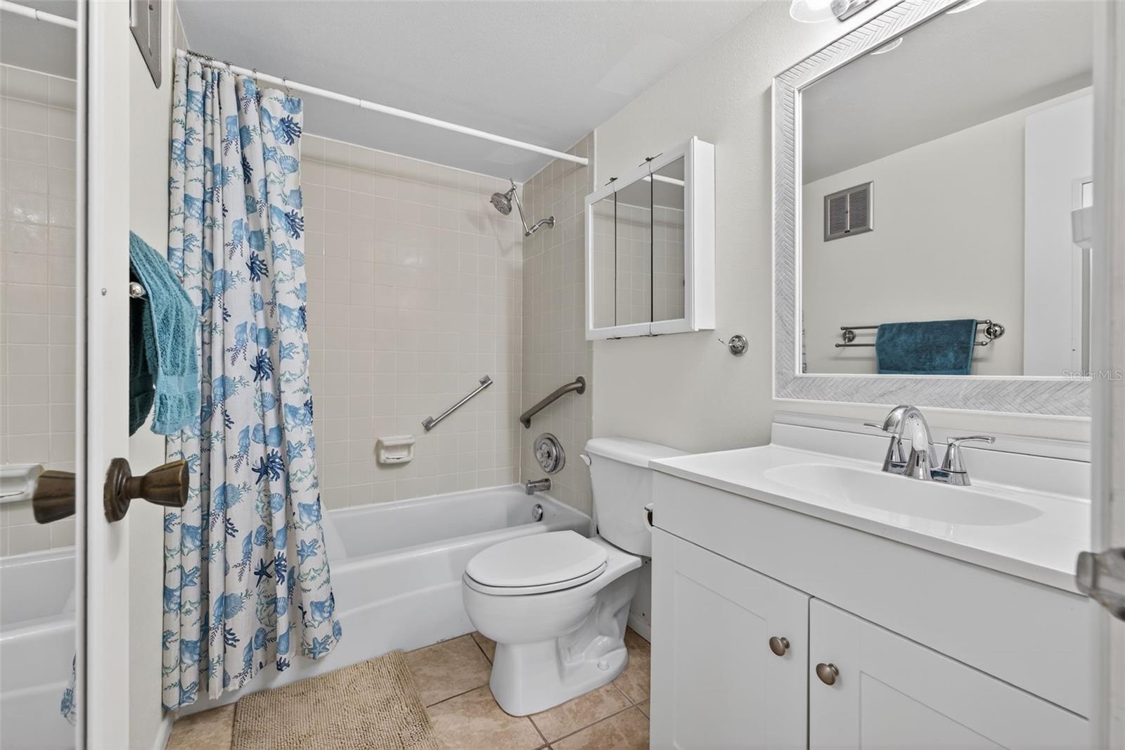 Image 17 of 35 For 14130 Rosemary Lane 1207