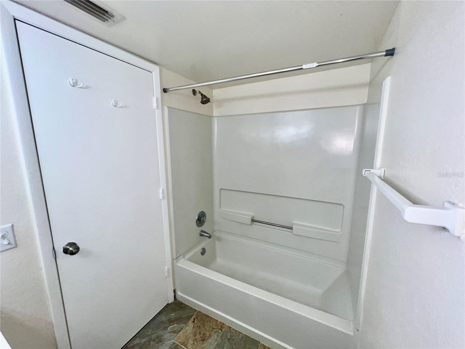 Image 20 of 33 For 2690 Coral Landings Boulevard 636