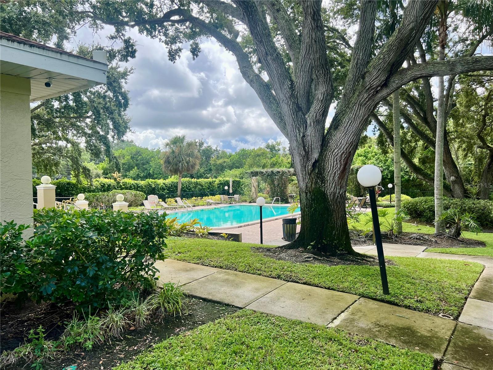 Image 31 of 33 For 2690 Coral Landings Boulevard 636