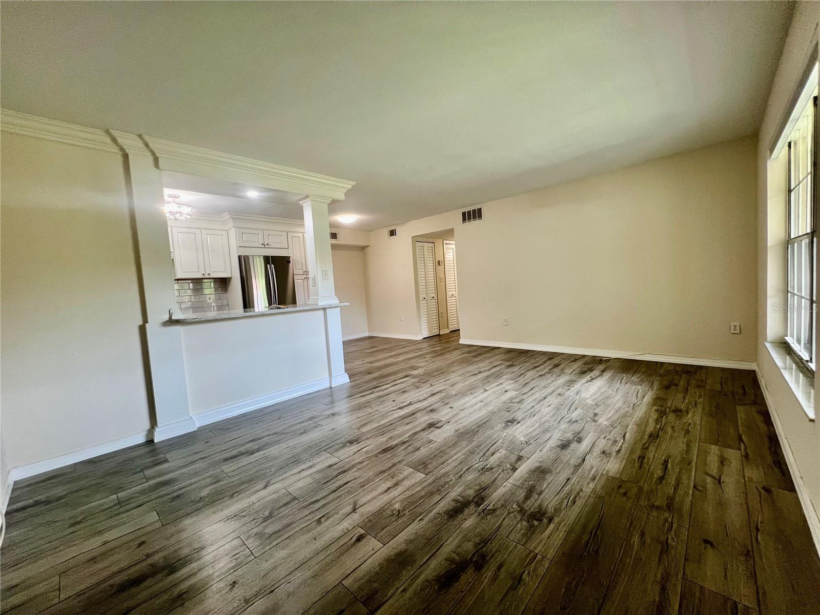 Image 4 of 33 For 2690 Coral Landings Boulevard 636