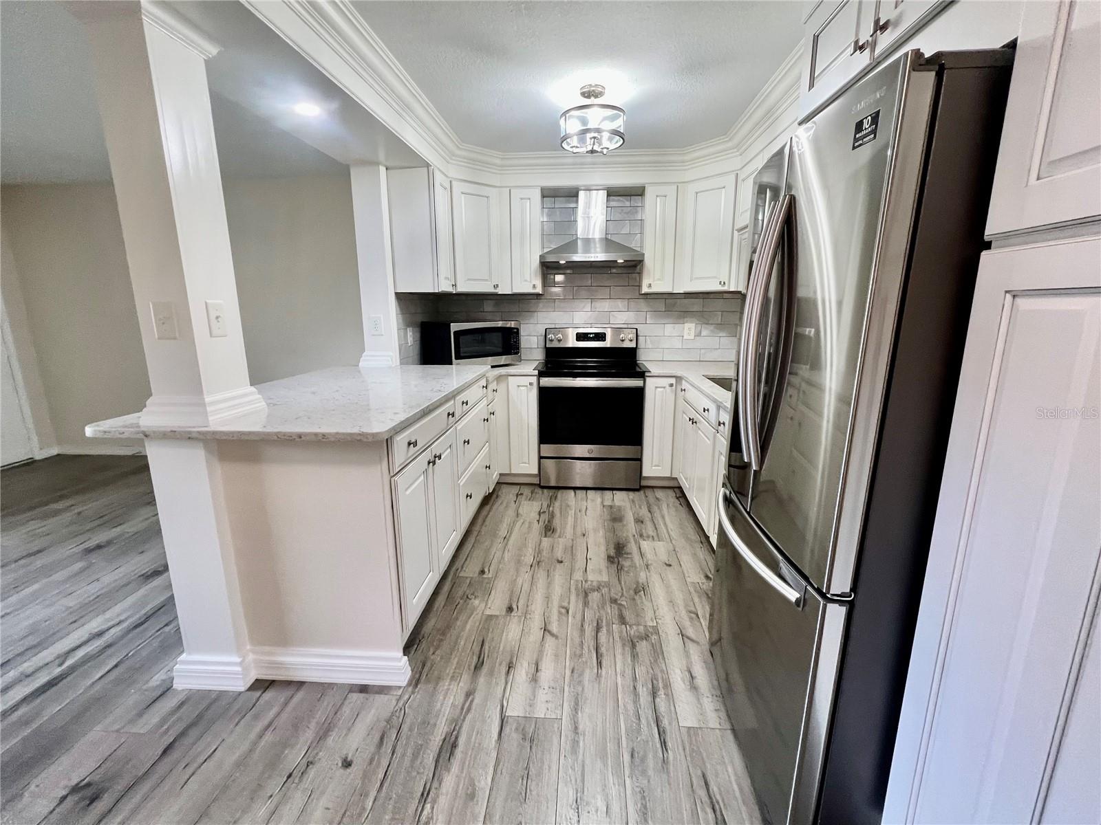 Image 5 of 33 For 2690 Coral Landings Boulevard 636