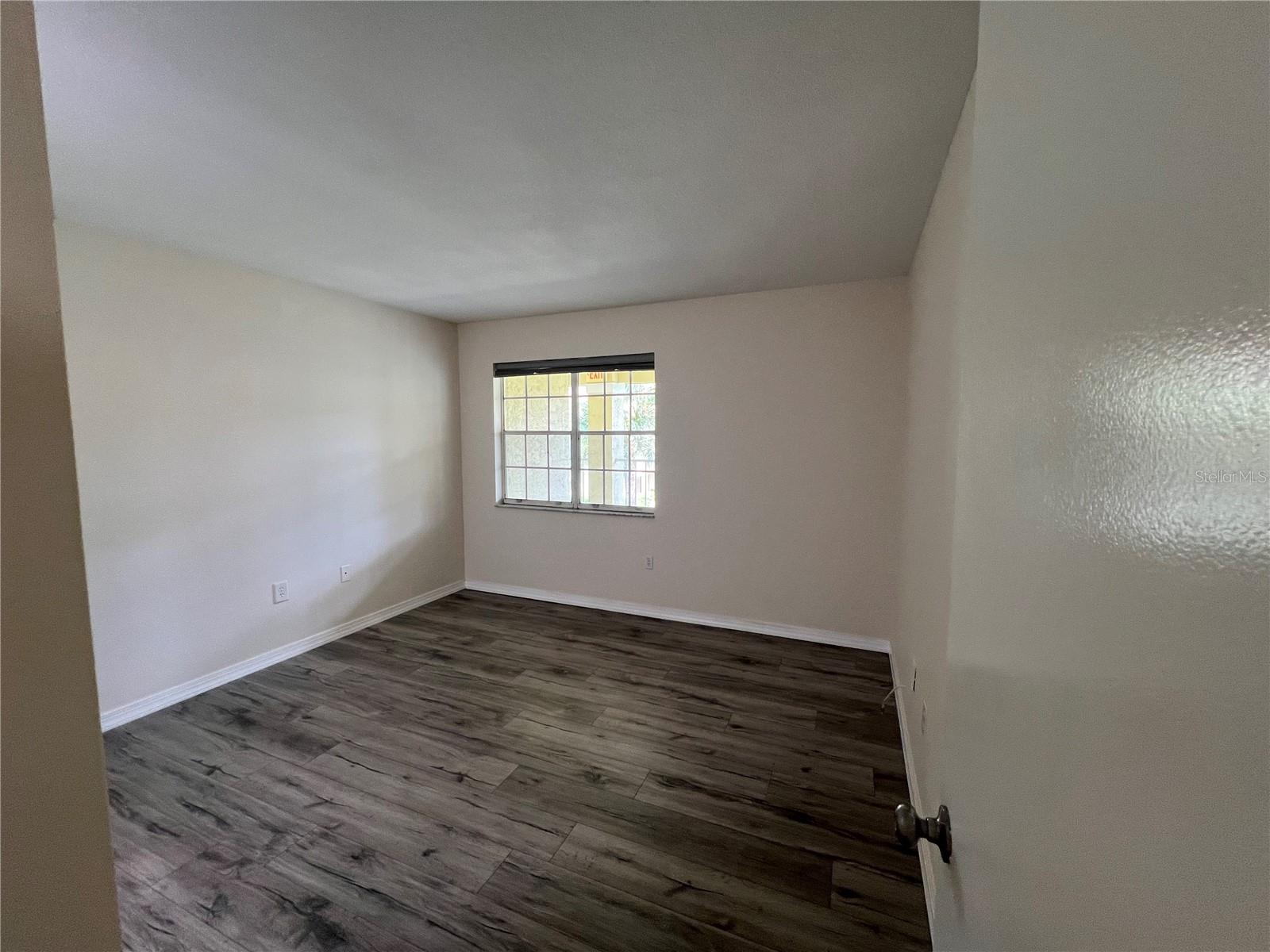 Image 8 of 33 For 2690 Coral Landings Boulevard 636