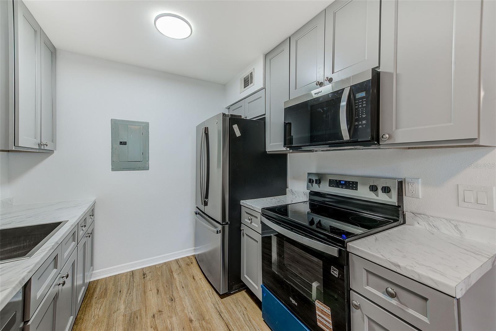 Image 10 of 31 For 2308 1st Street 2