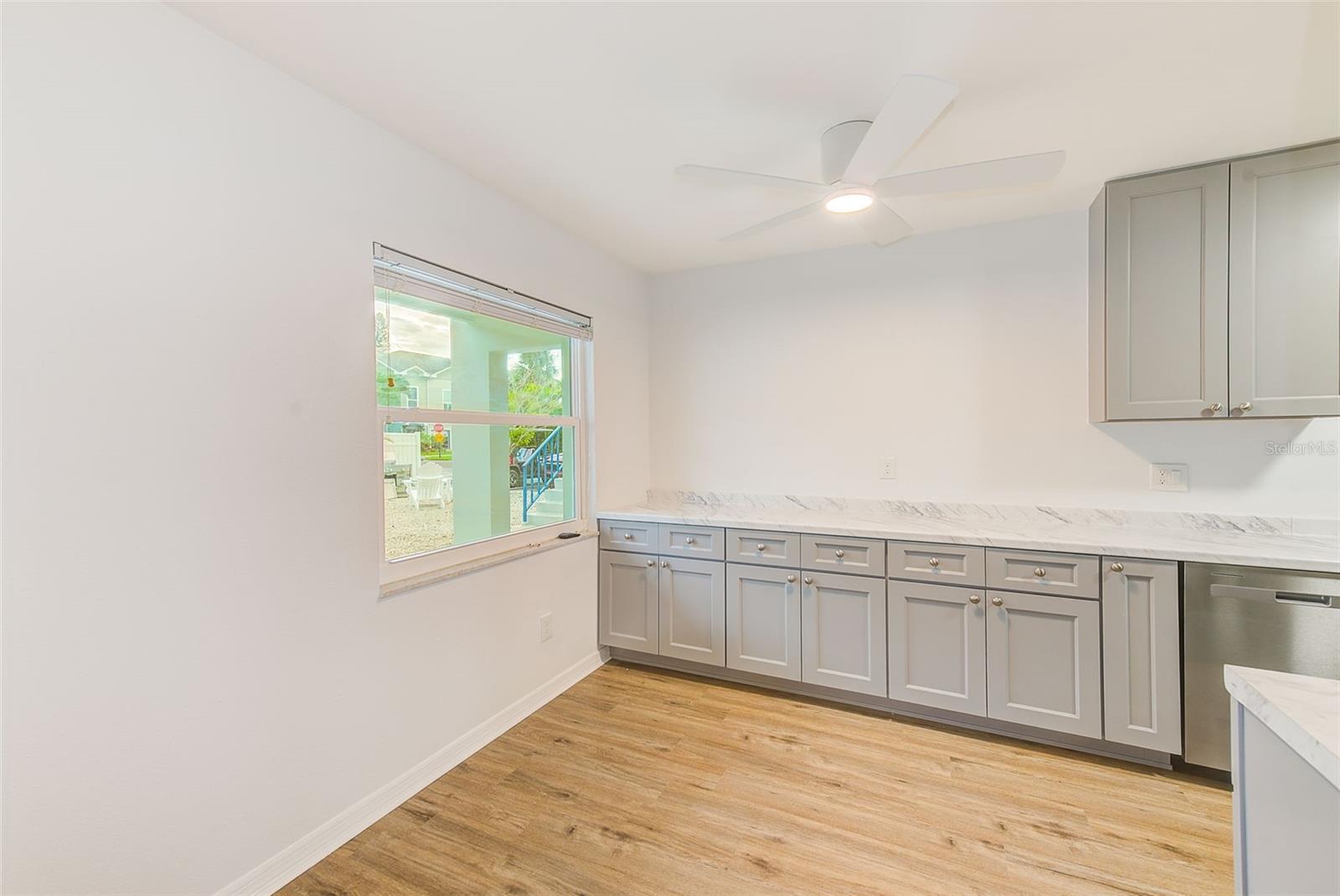 Image 7 of 31 For 2308 1st Street 2