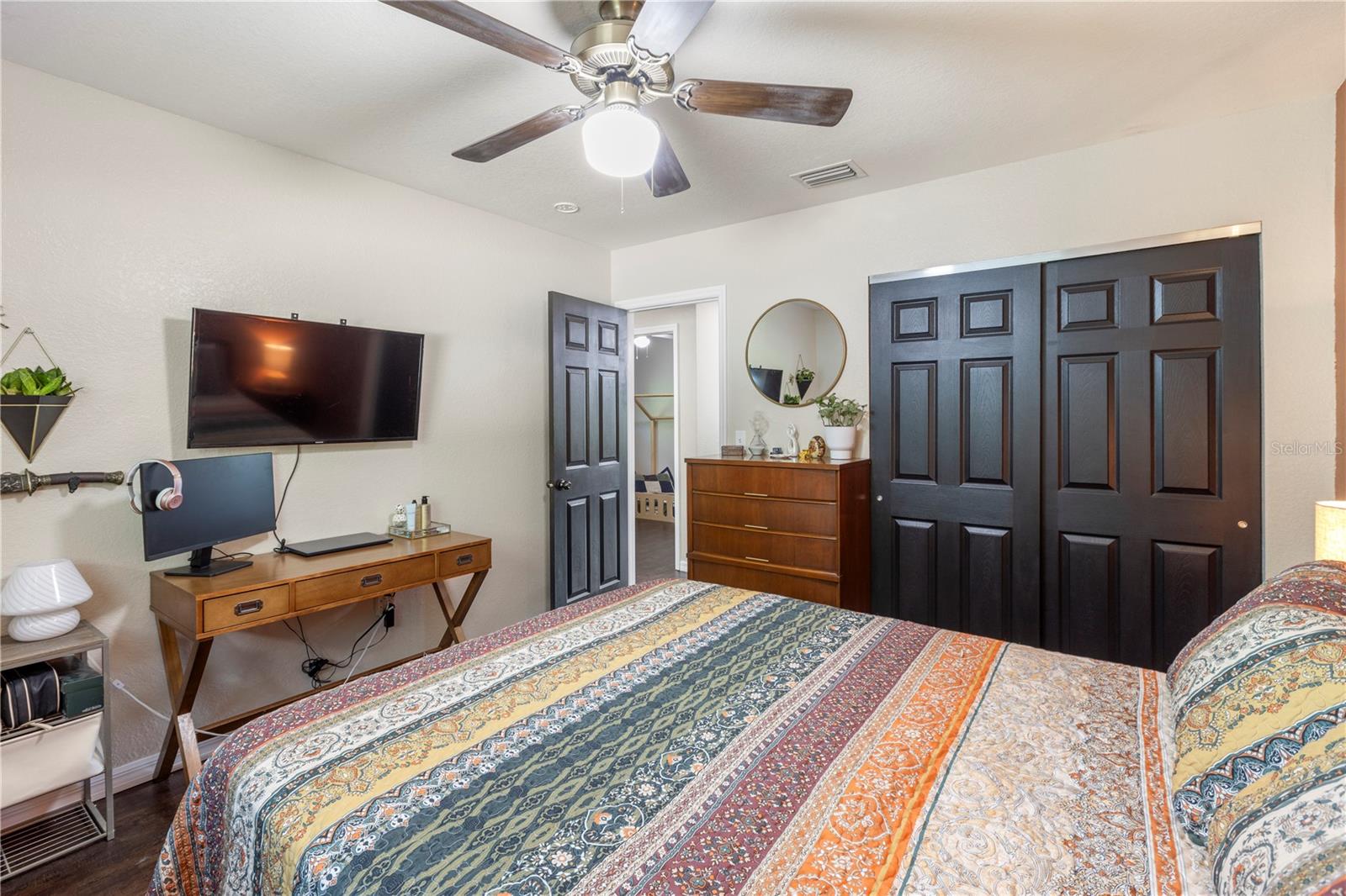 Listing photo id 13 for 406 East Avenue