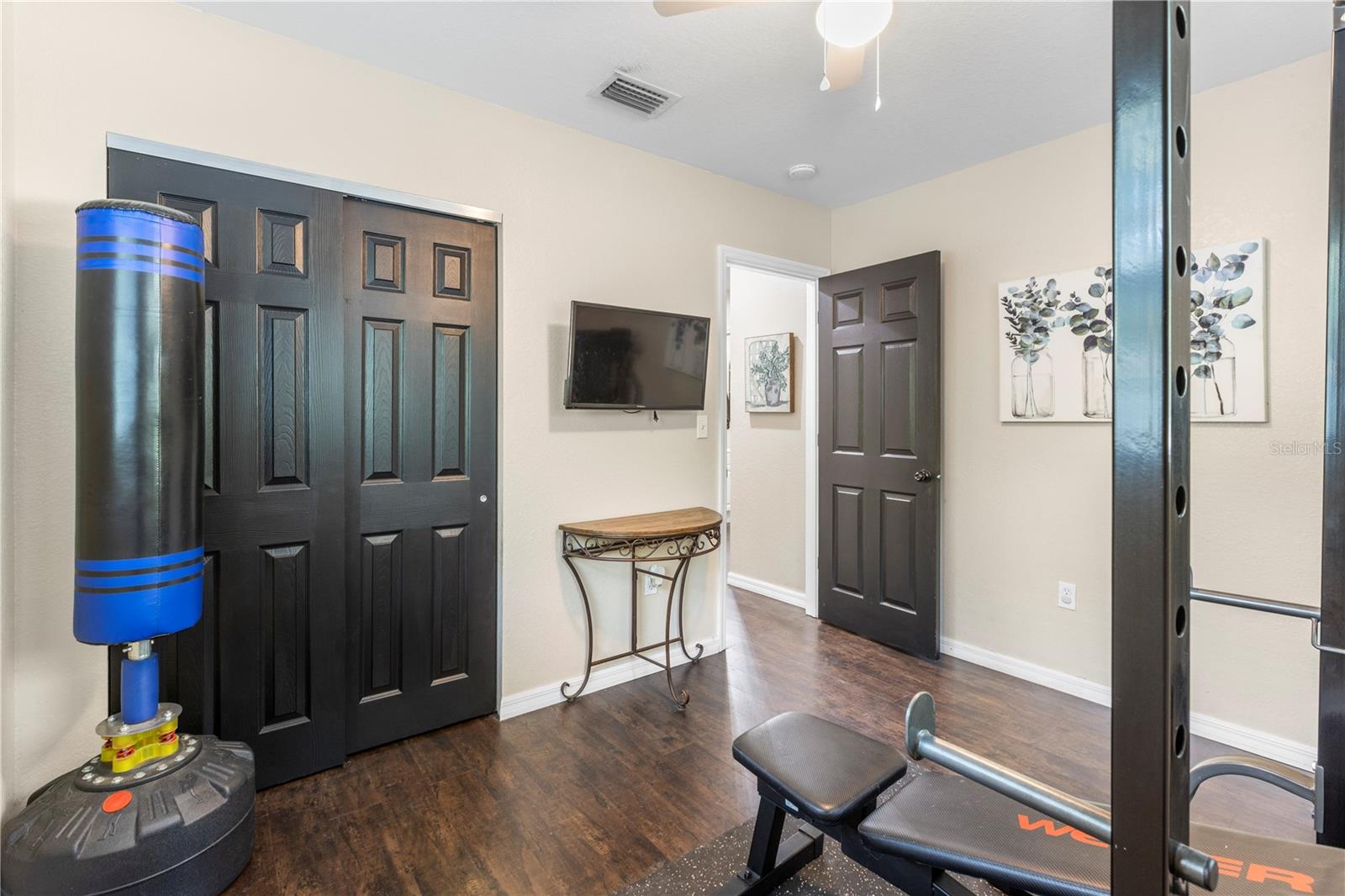 Listing photo id 15 for 406 East Avenue