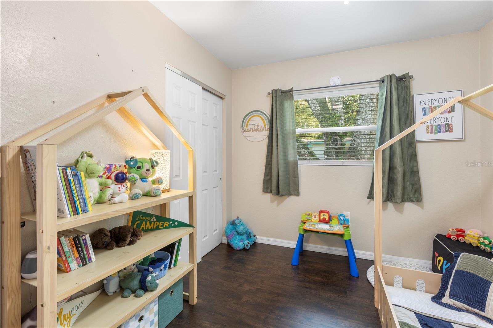 Listing photo id 17 for 406 East Avenue