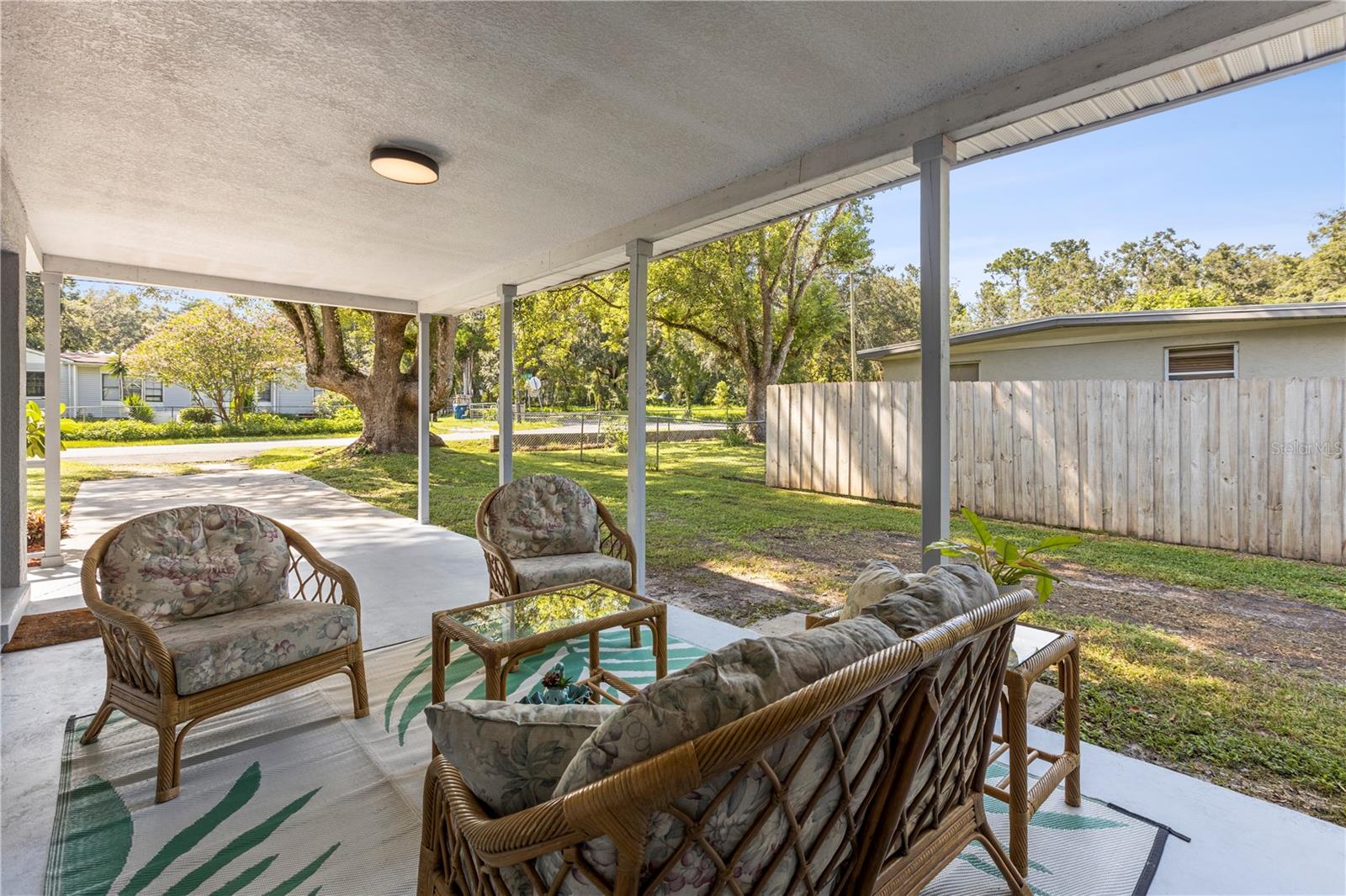 Listing photo id 20 for 406 East Avenue