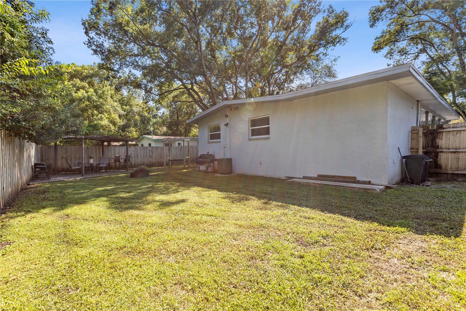 Listing photo id 24 for 406 East Avenue