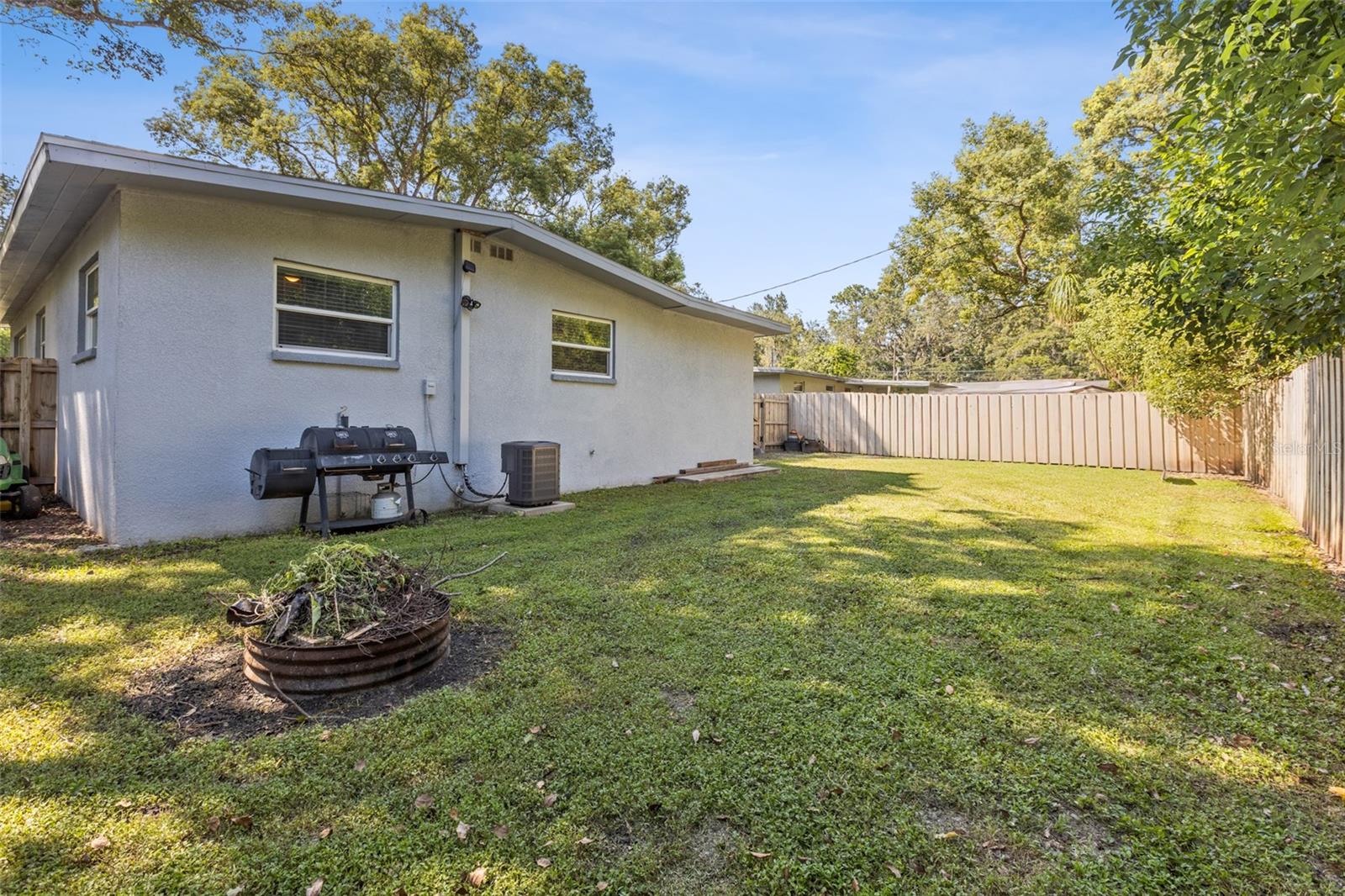 Listing photo id 26 for 406 East Avenue