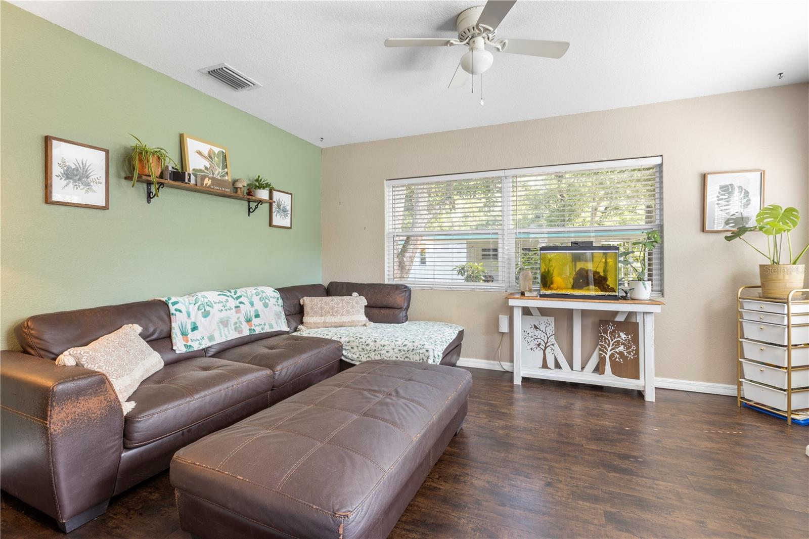 Listing photo id 2 for 406 East Avenue