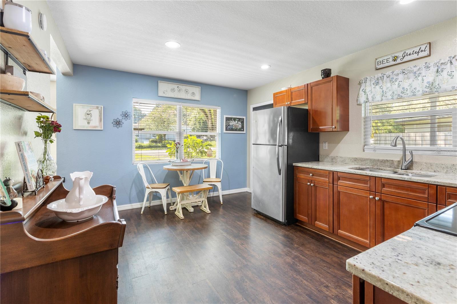 Listing photo id 7 for 406 East Avenue