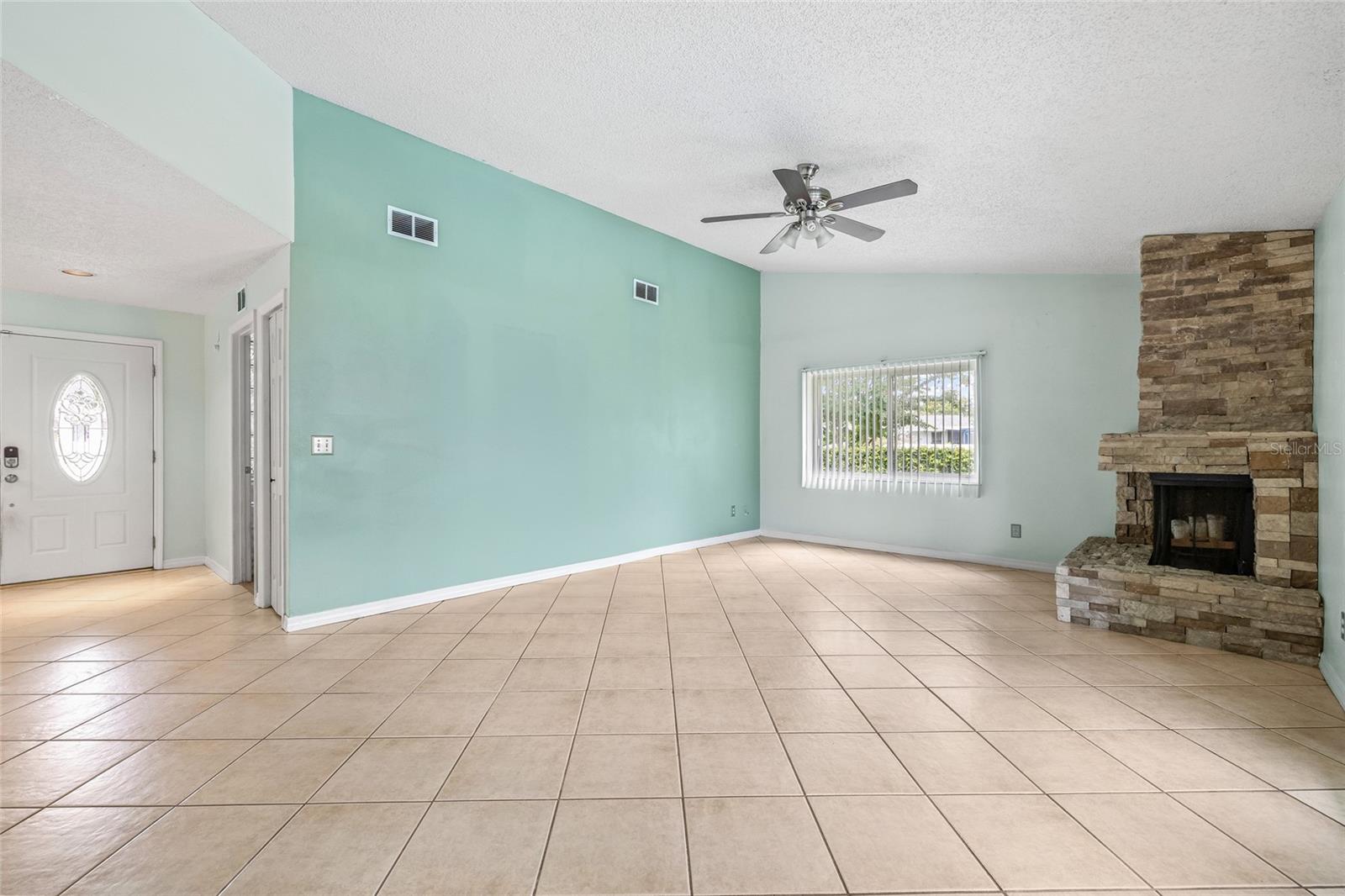 Image 21 of 48 For 702 Fortuna Drive