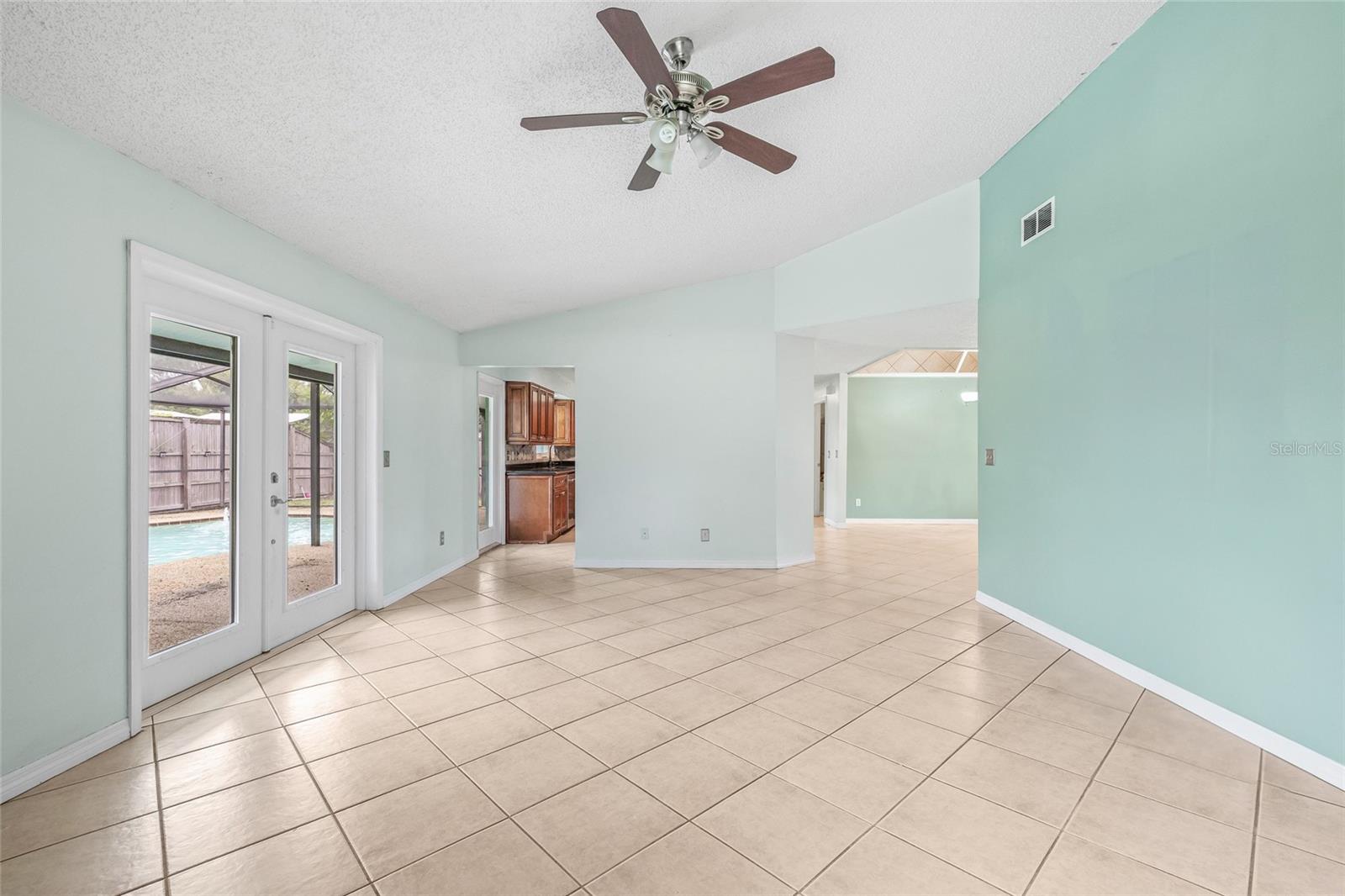 Image 22 of 48 For 702 Fortuna Drive