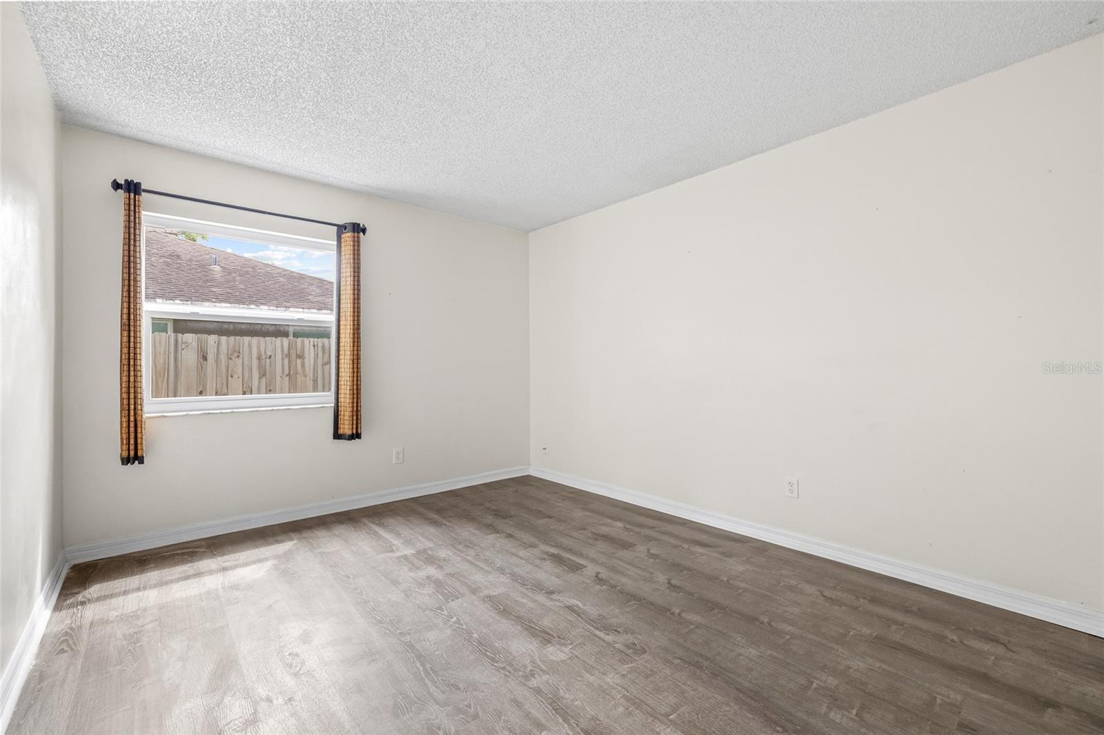 Image 32 of 48 For 702 Fortuna Drive
