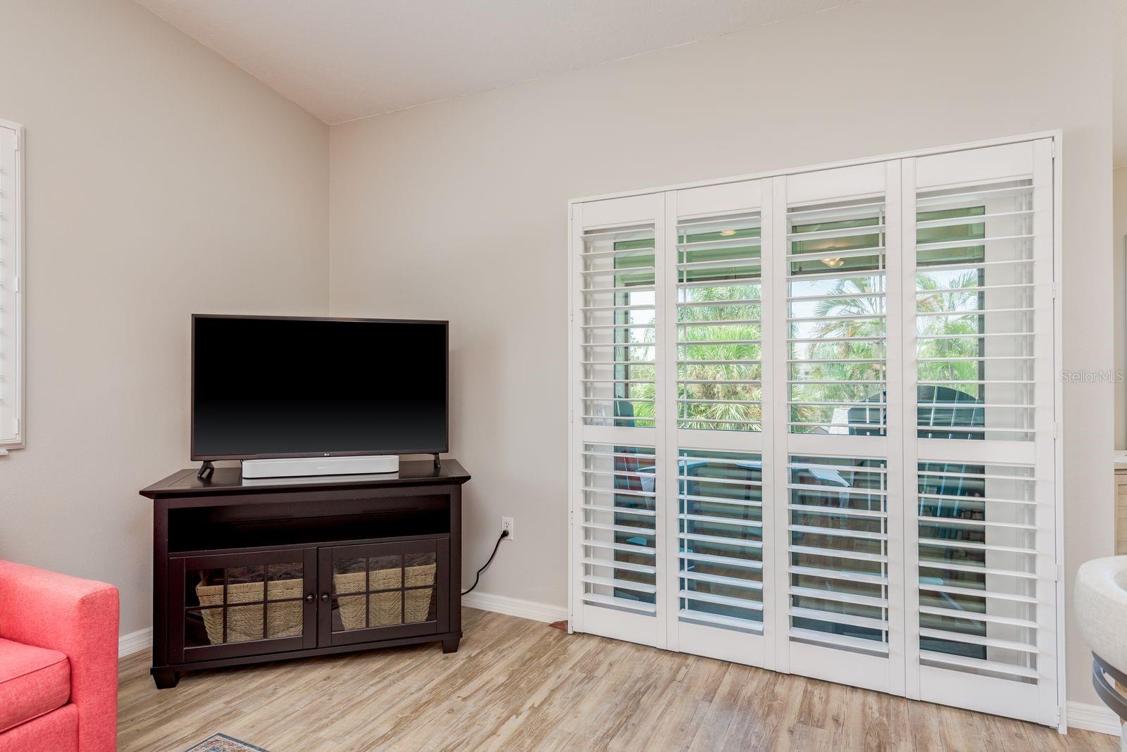 Image 14 of 56 For 538 Walden Court