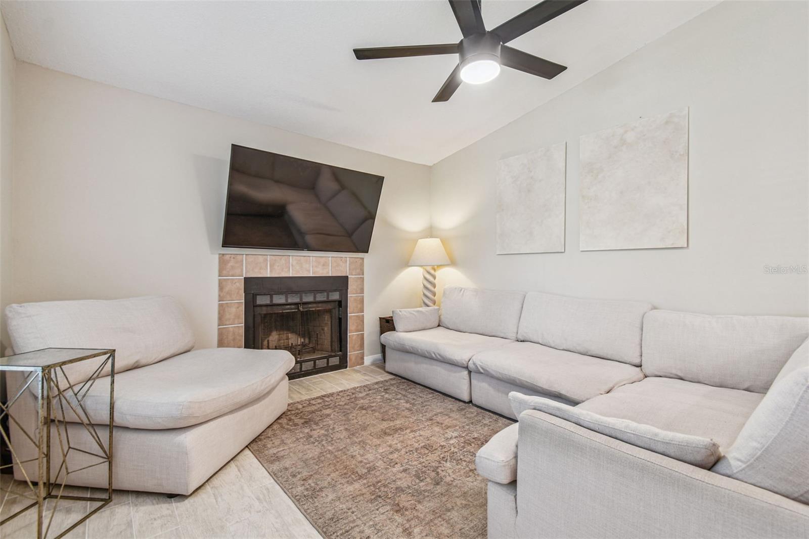 Image 10 of 37 For 4033 Dream Oak Place 202
