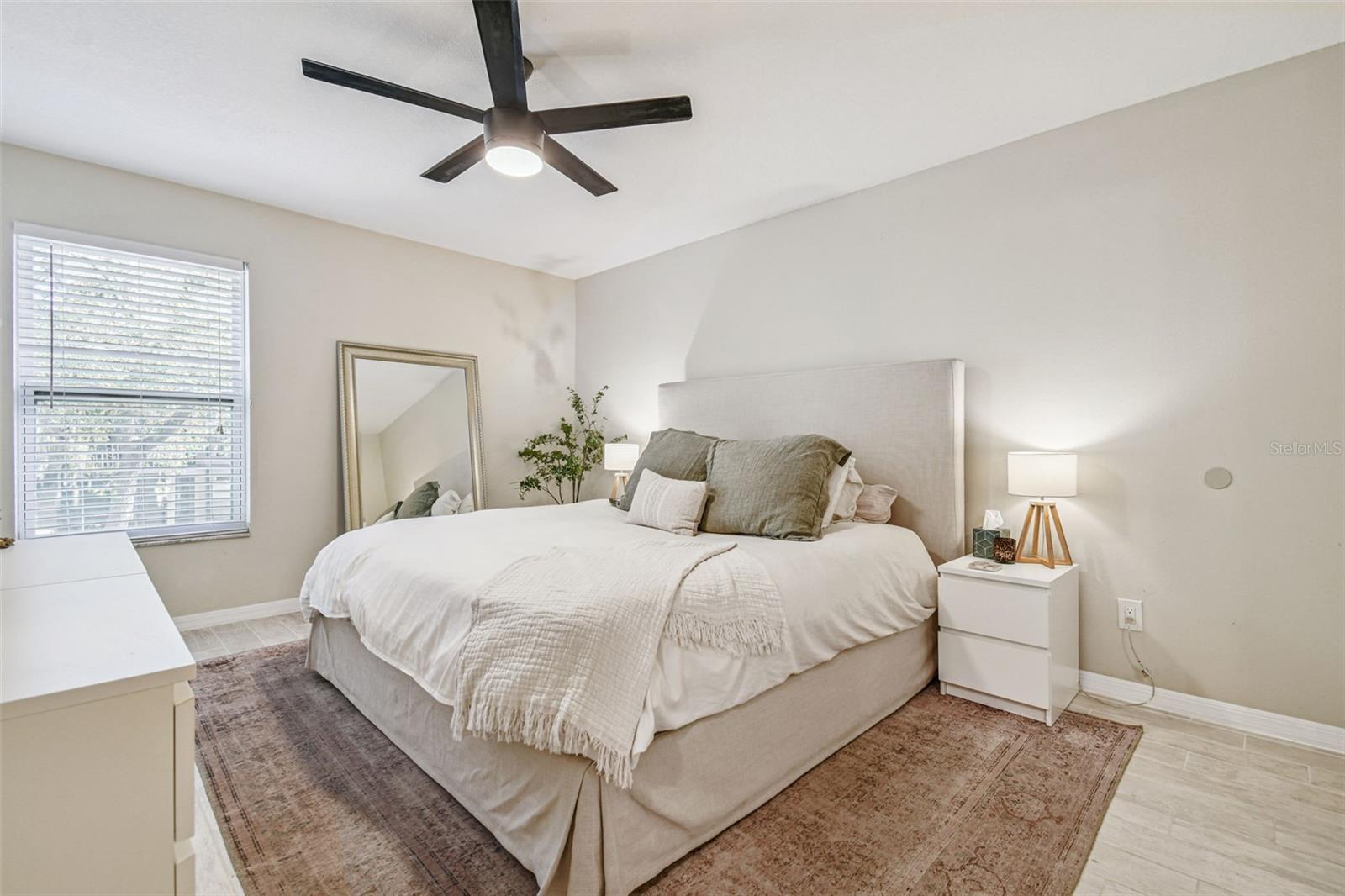 Image 13 of 37 For 4033 Dream Oak Place 202