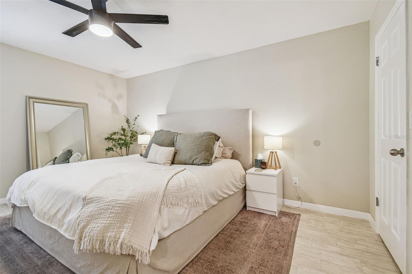 Image 14 of 37 For 4033 Dream Oak Place 202