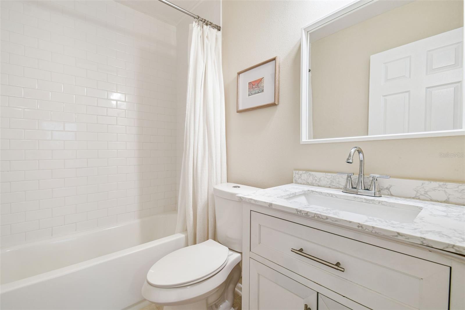 Image 20 of 37 For 4033 Dream Oak Place 202