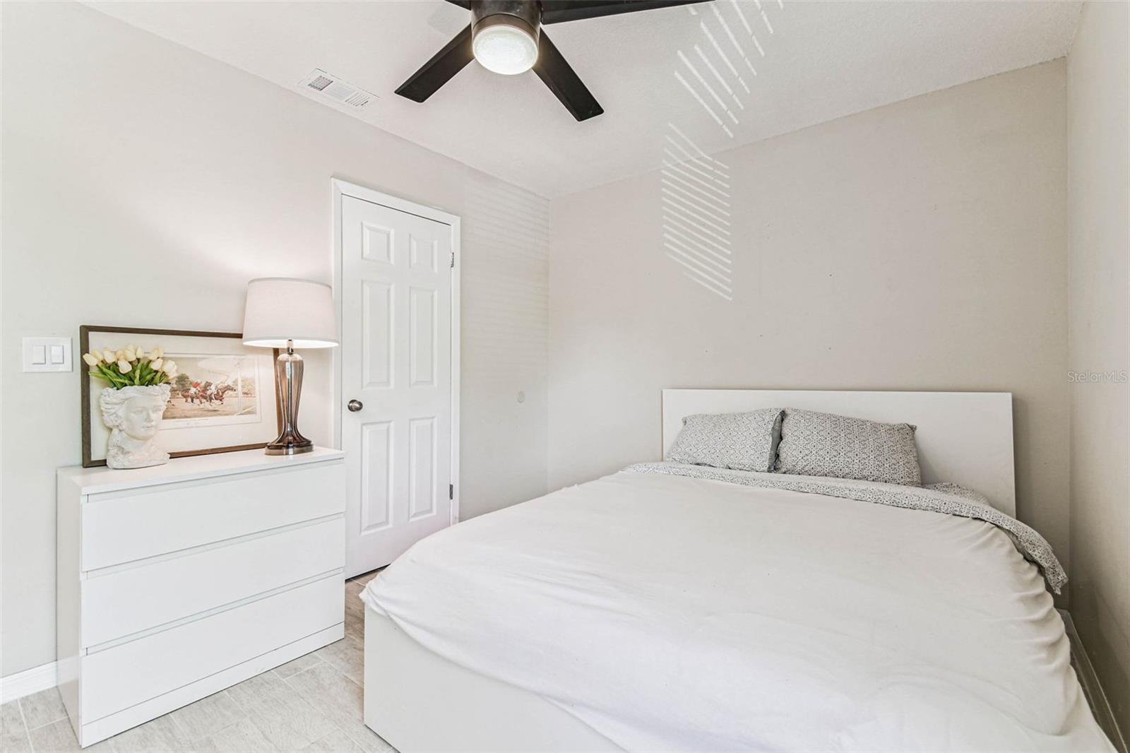 Image 23 of 37 For 4033 Dream Oak Place 202