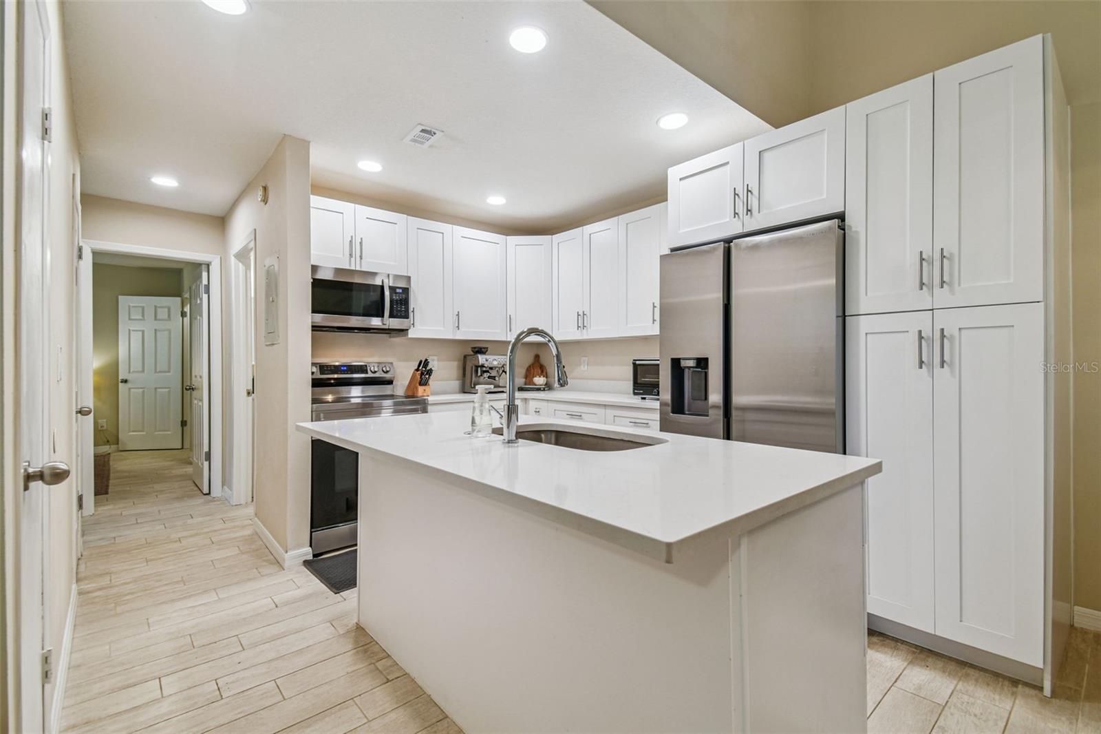 Image 3 of 37 For 4033 Dream Oak Place 202