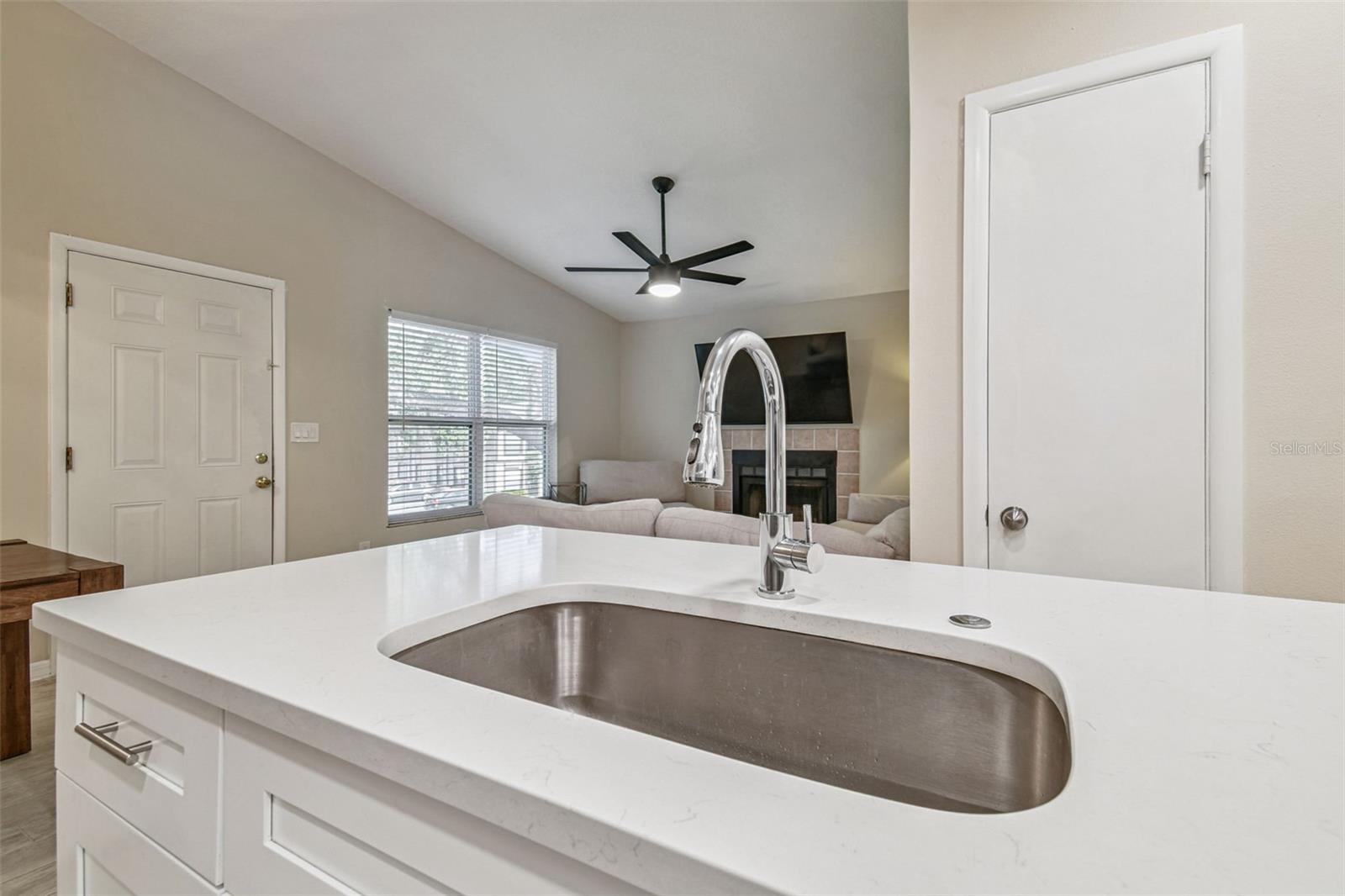 Image 5 of 37 For 4033 Dream Oak Place 202