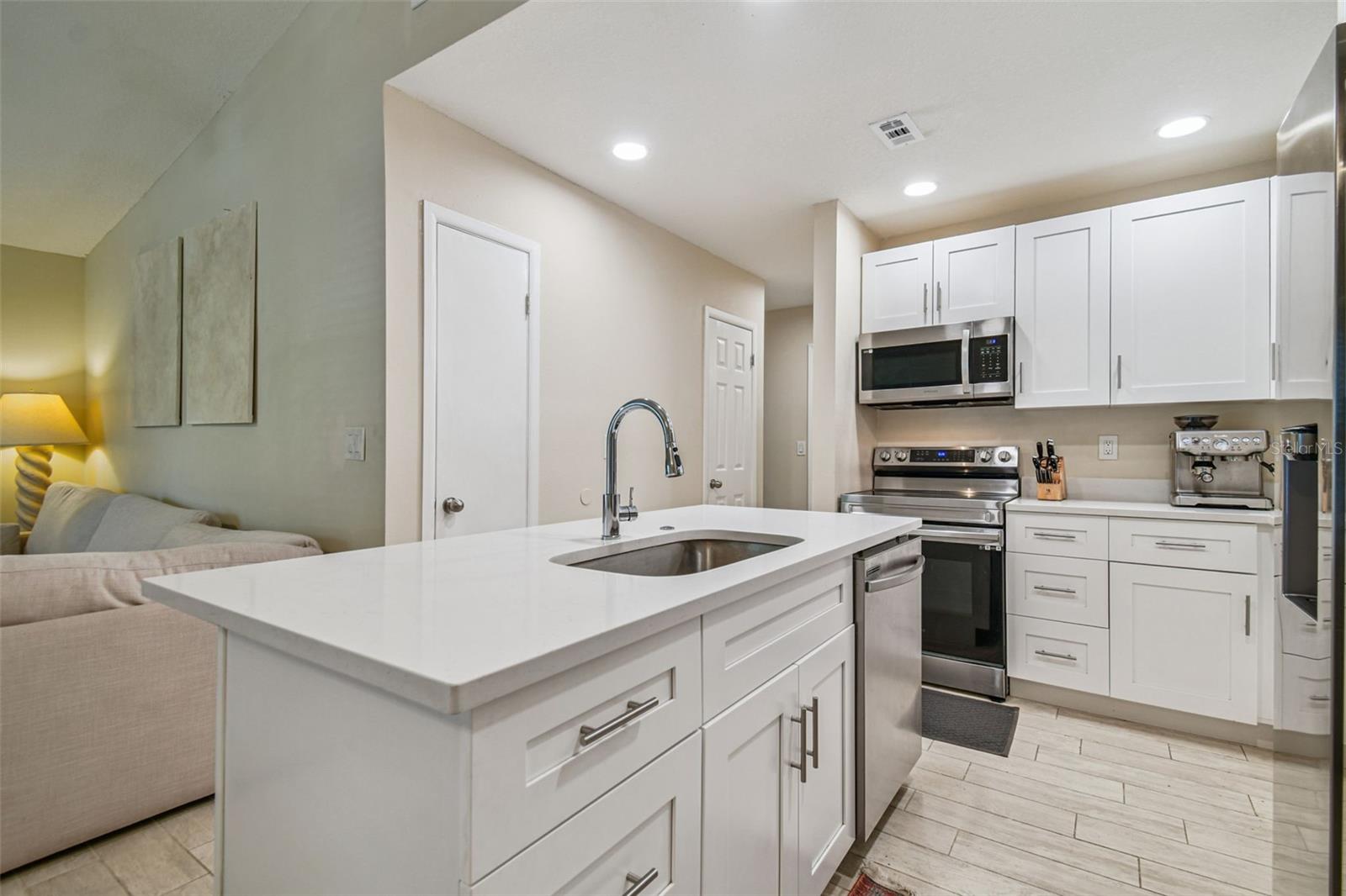 Image 6 of 37 For 4033 Dream Oak Place 202