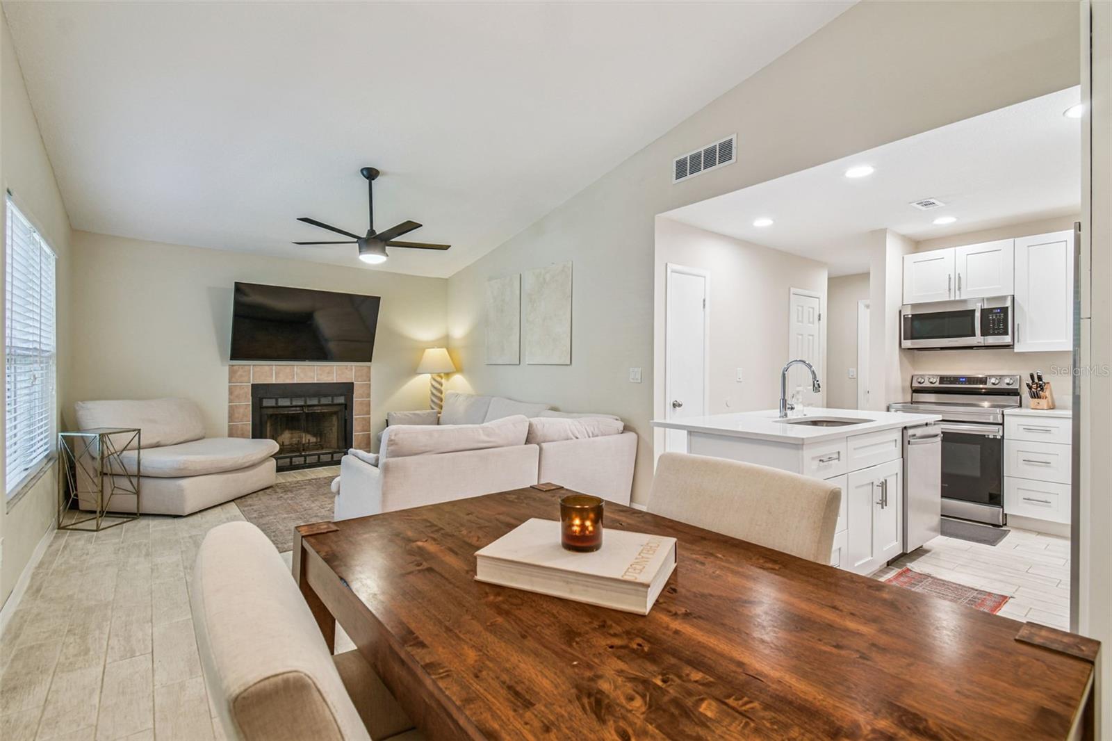 Image 8 of 37 For 4033 Dream Oak Place 202