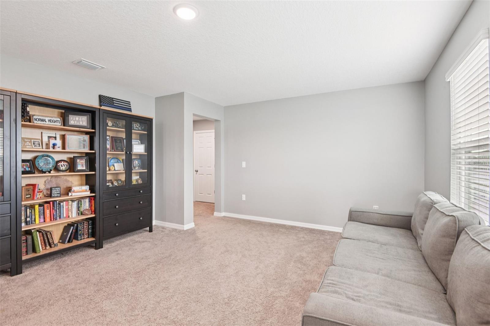 Listing photo id 12 for 34176 Verbena Street