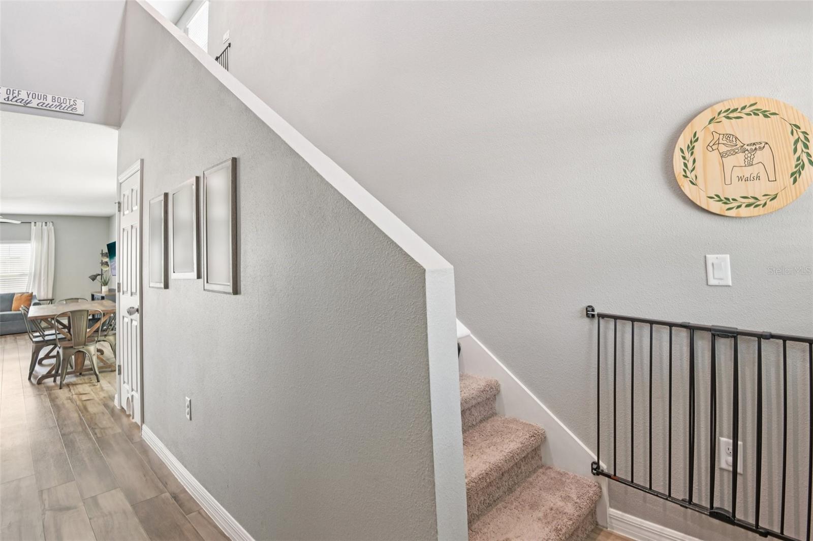Listing photo id 2 for 34176 Verbena Street