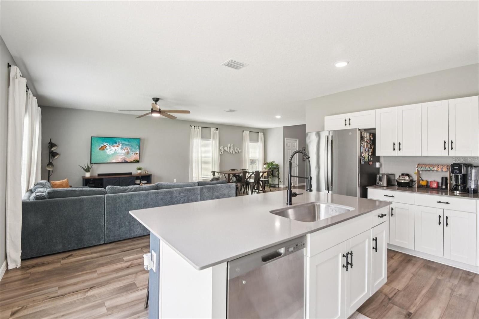 Listing photo id 7 for 34176 Verbena Street